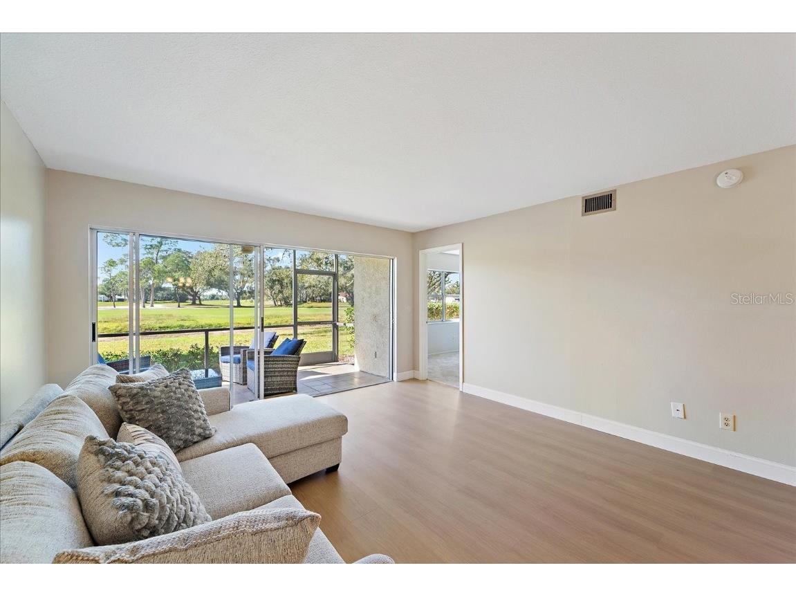 7860 Palm Aire Lane #104 Sarasota FL 34243 A4676737 image6