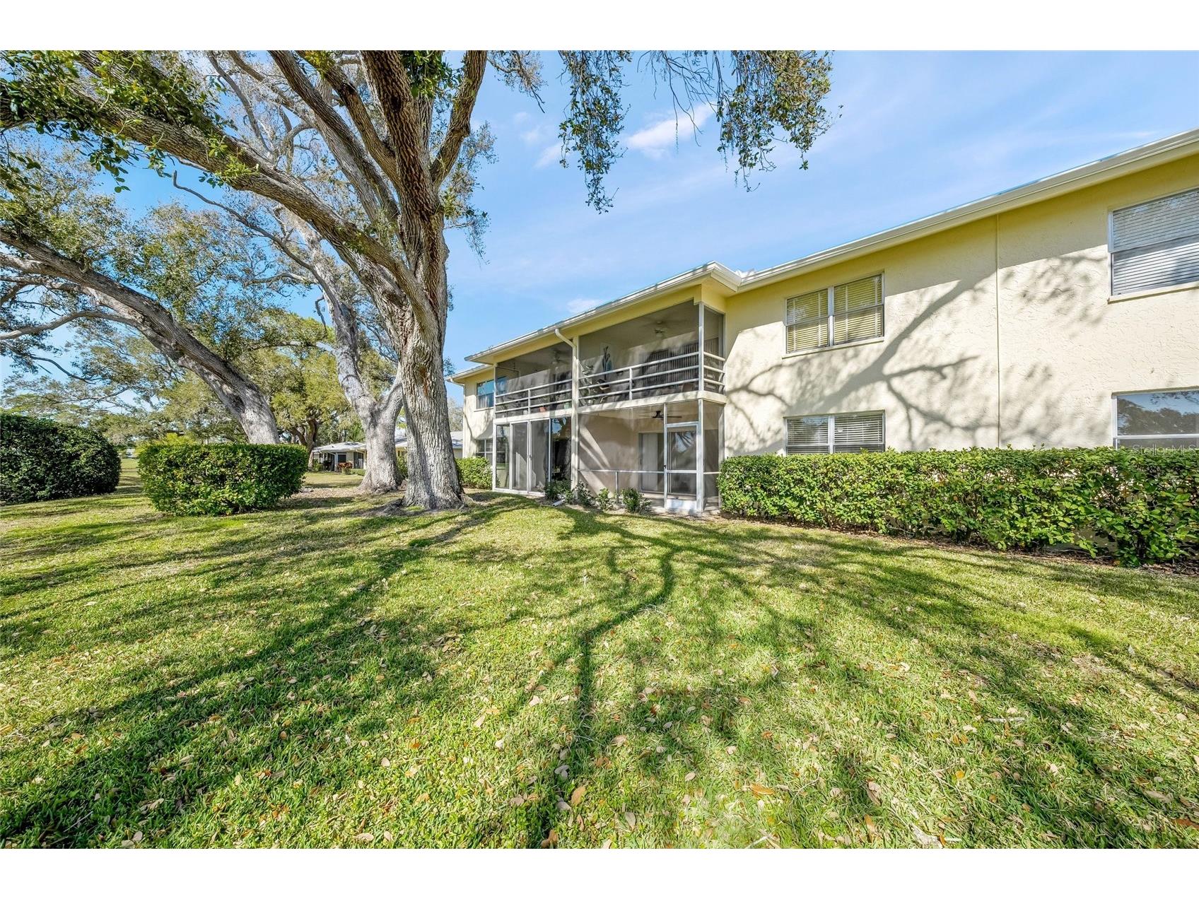 7860 Palm Aire Lane #105 Sarasota FL 34243 A4683450 image10