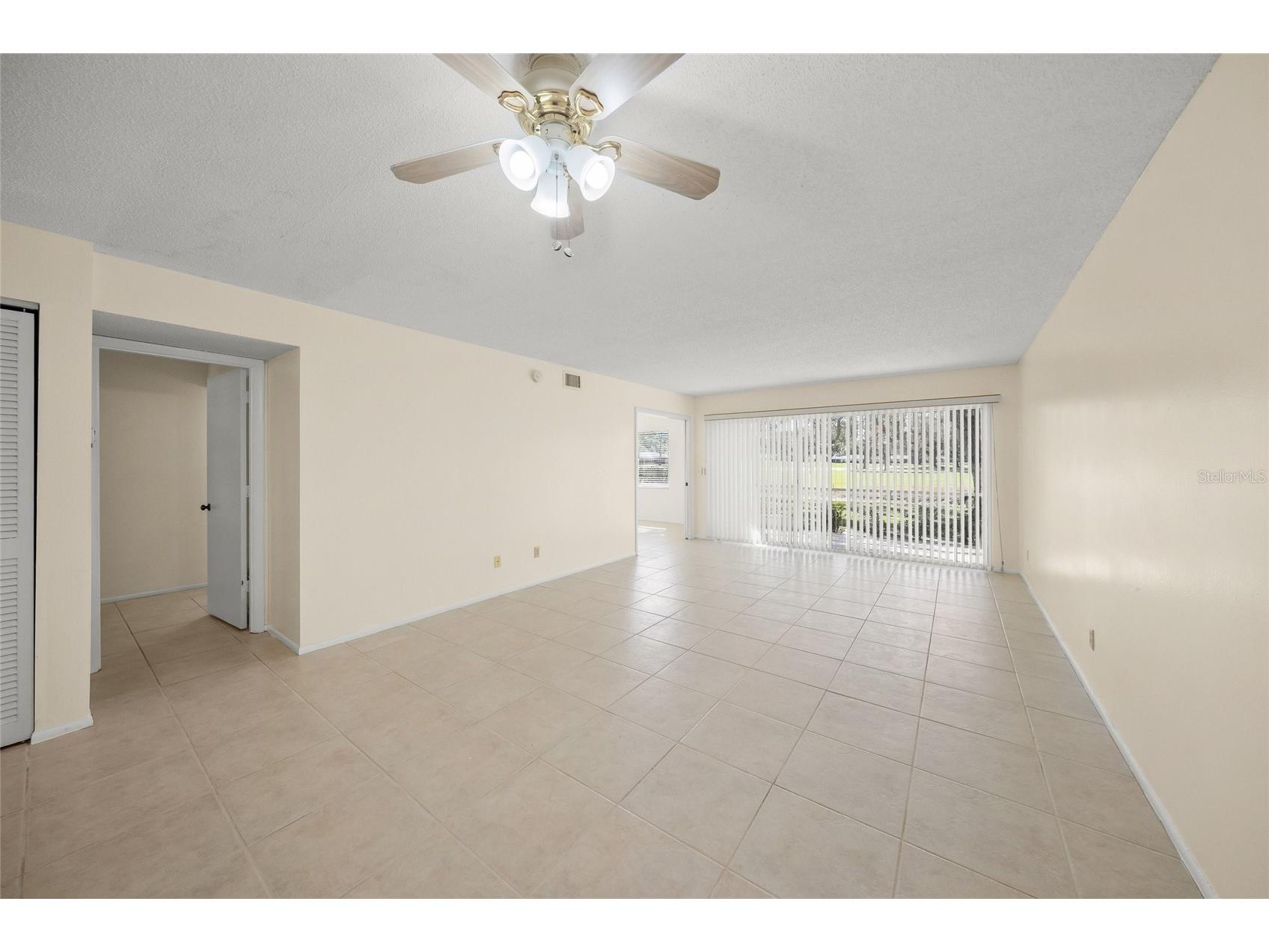 7860 Palm Aire Lane #105 Sarasota FL 34243 A4683450 image15