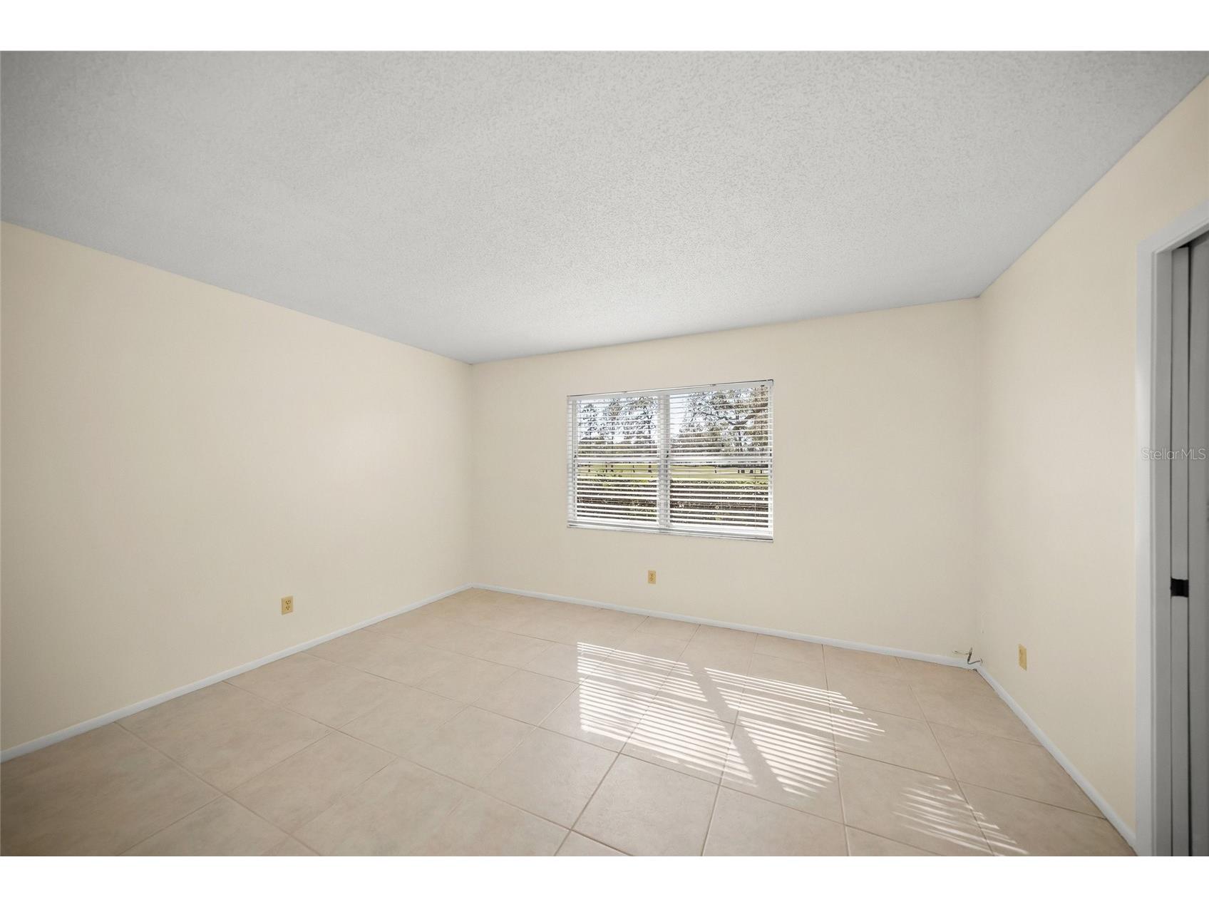 7860 Palm Aire Lane #105 Sarasota FL 34243 A4683450 image20