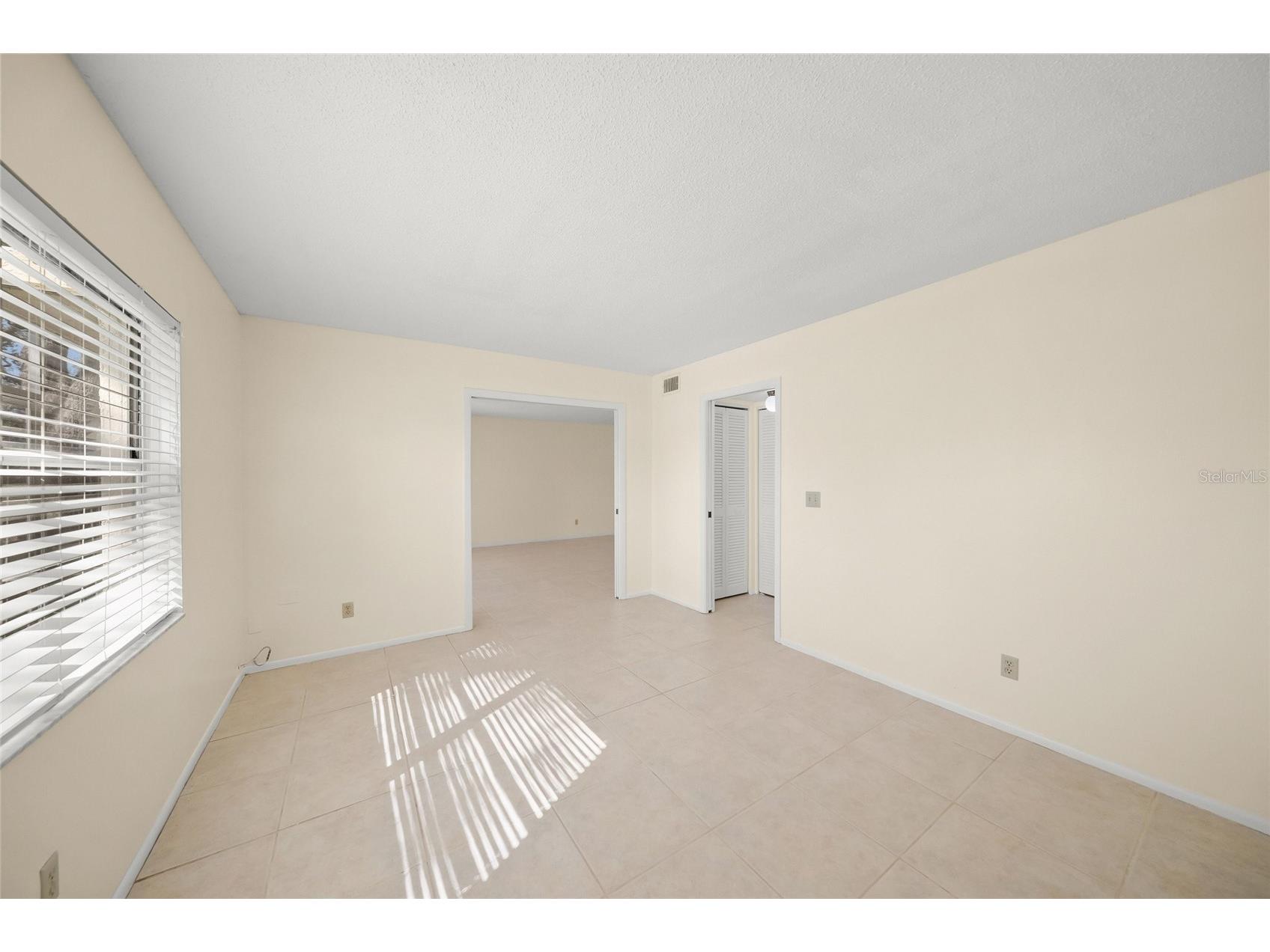7860 Palm Aire Lane #105 Sarasota FL 34243 A4683450 image21