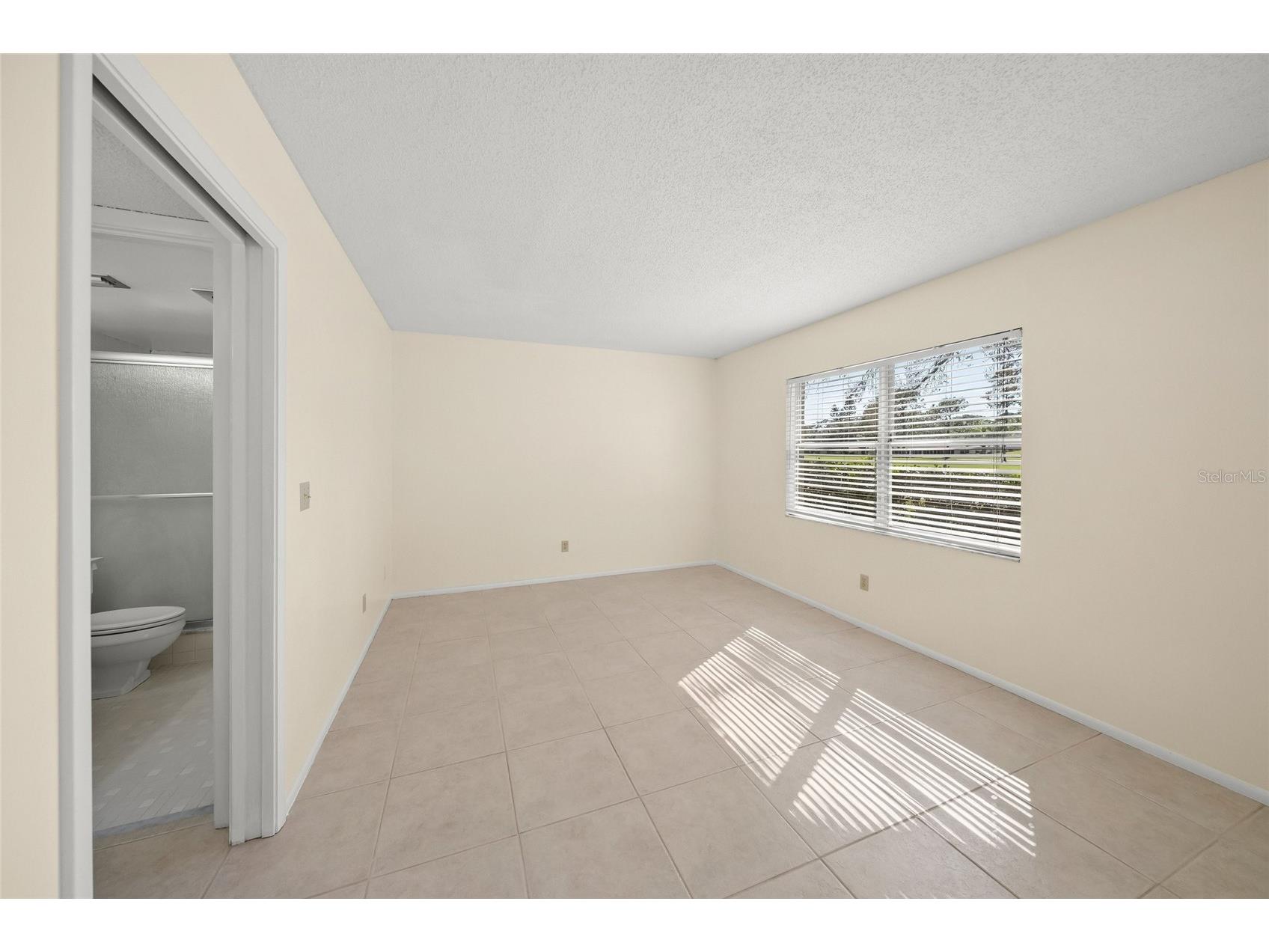 7860 Palm Aire Lane #105 Sarasota FL 34243 A4683450 image23