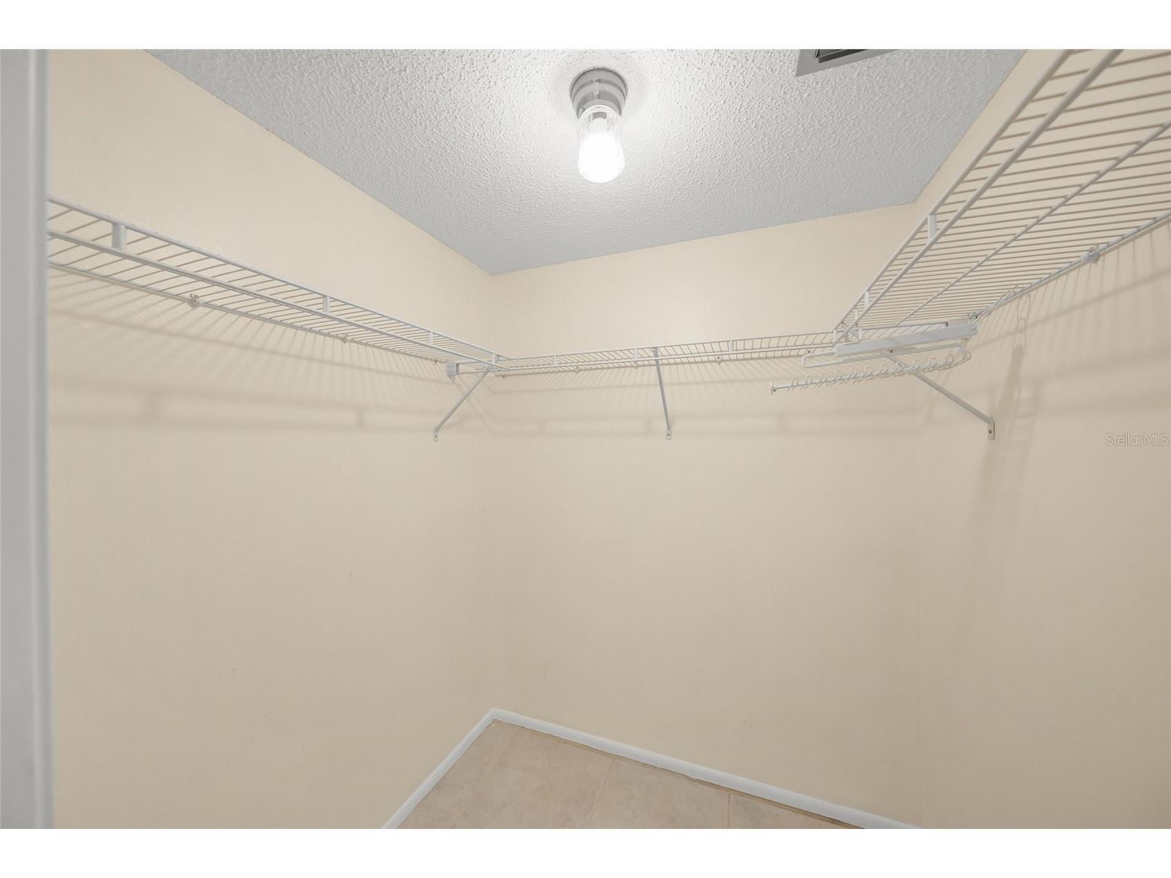 7860 Palm Aire Lane #105 Sarasota FL 34243 A4683450 image27