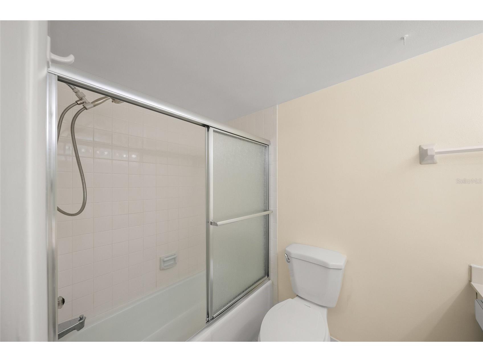 7860 Palm Aire Lane #105 Sarasota FL 34243 A4683450 image29