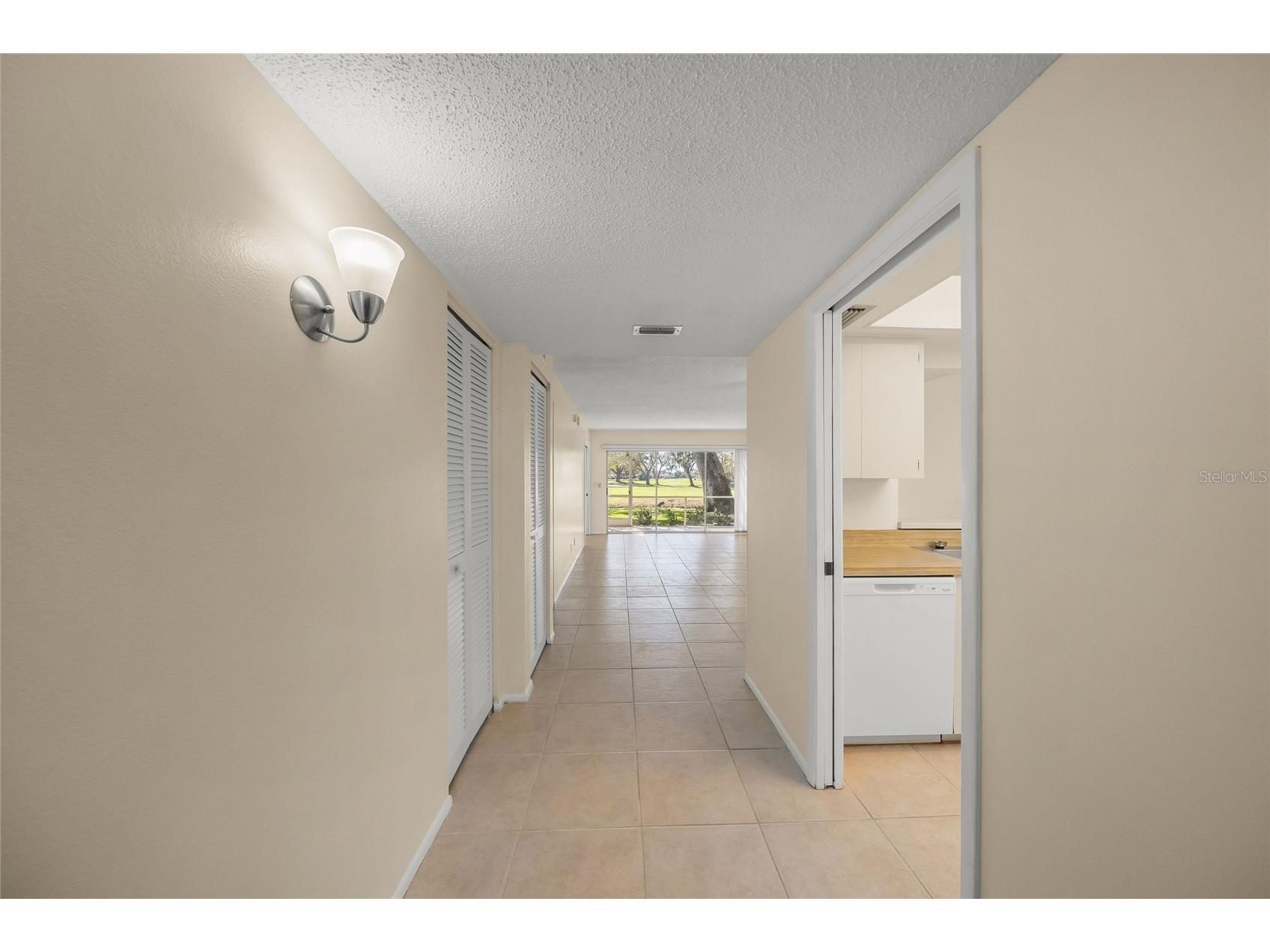 7860 Palm Aire Lane #105 Sarasota FL 34243 A4683450 image7