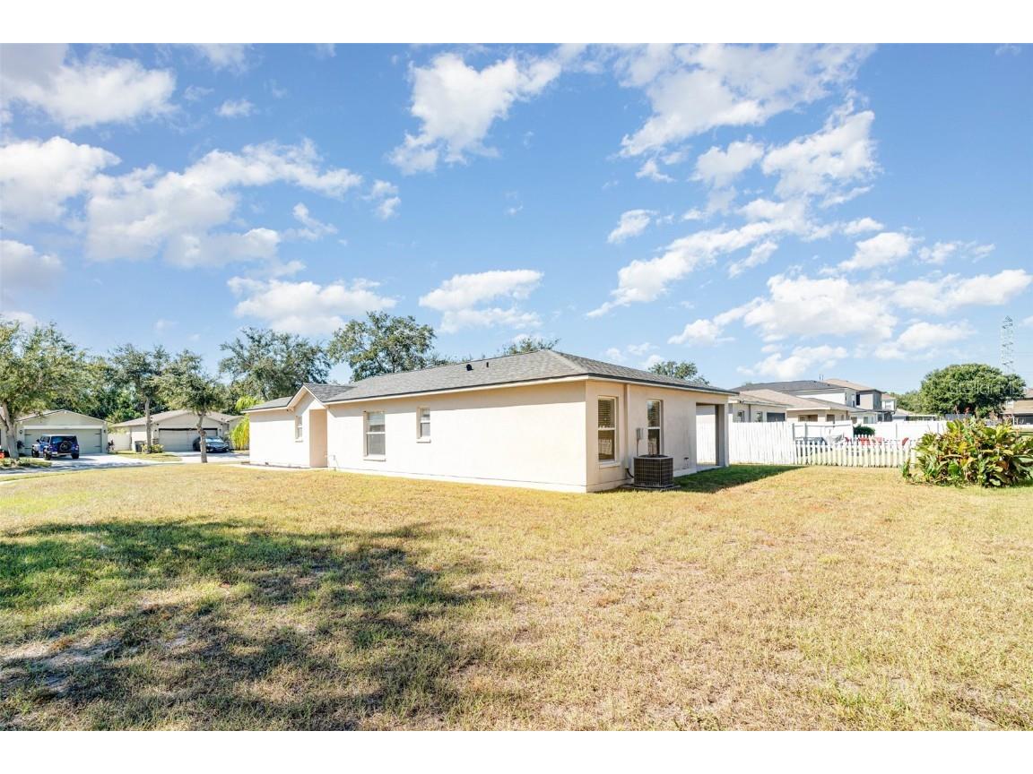 7861 Carriage Pointe Drive Gibsonton FL 33534 TB8438820 image16