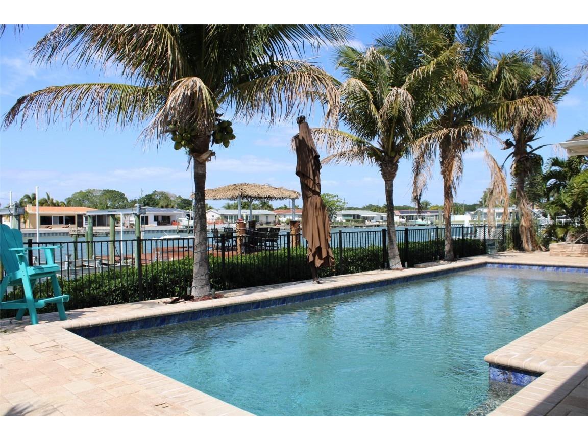 7867 4th Avenue S Saint Petersburg FL 33707 U8219263 image1