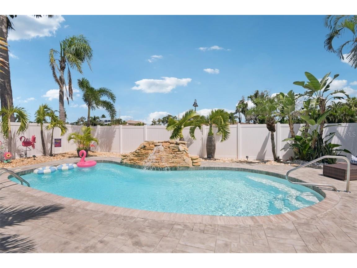 7869 Causeway Boulevard S Saint Petersburg FL 33707 TB8420164 image42