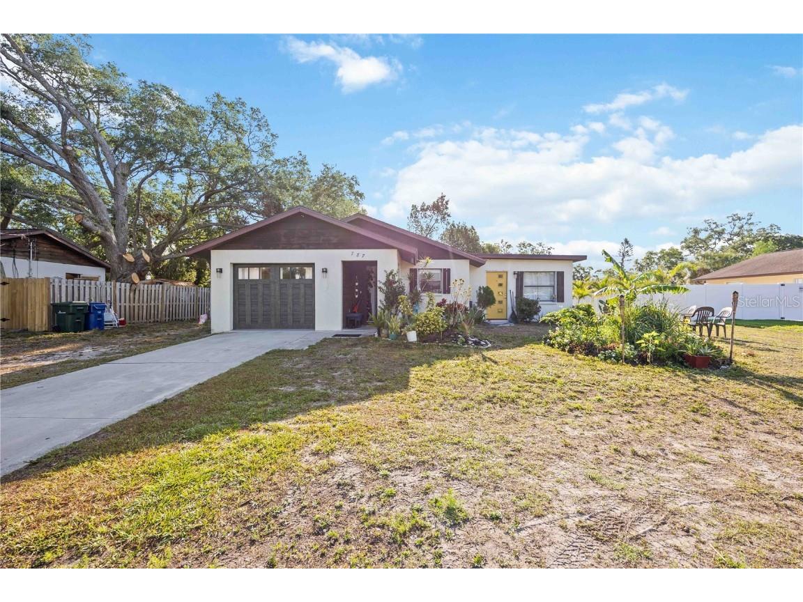 787 Locklear Avenue Sarasota FL 34237 A4648398 image1