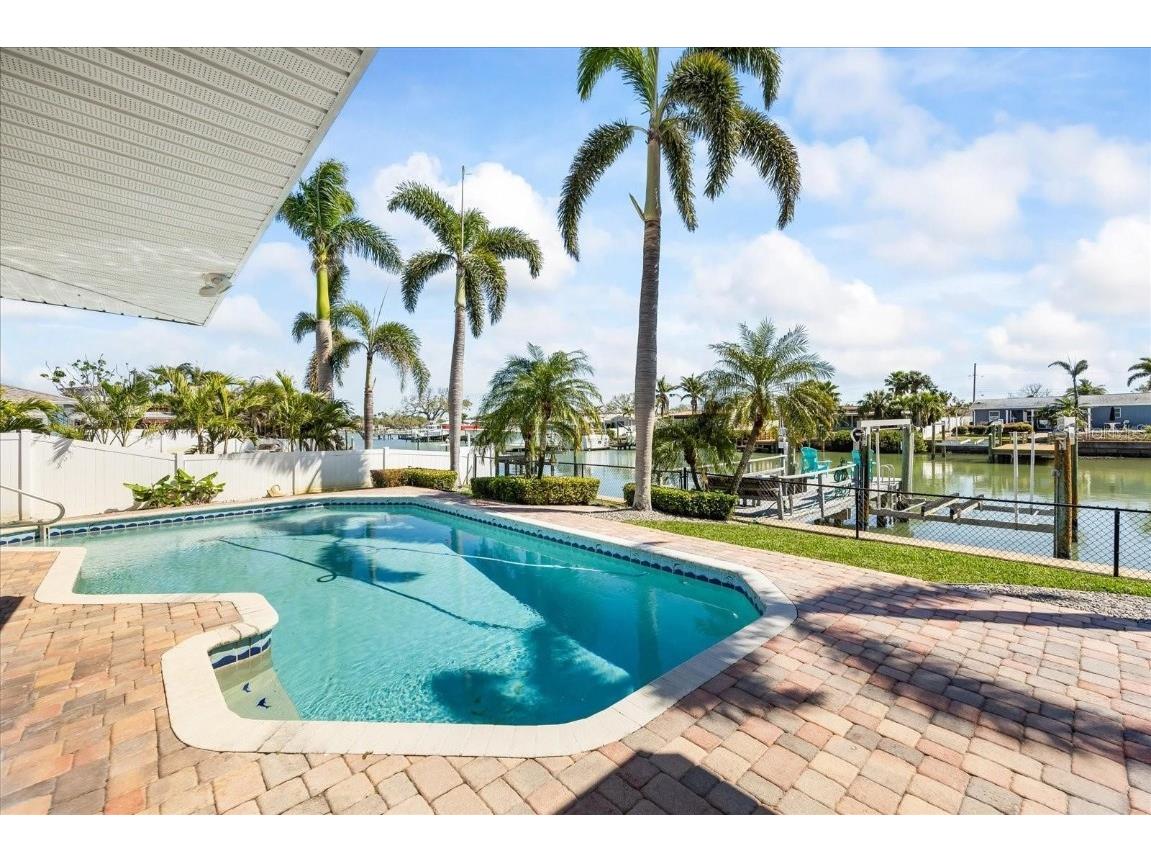 7870 Causeway Boulevard S Saint Petersburg FL 33707 TB8415259 image8