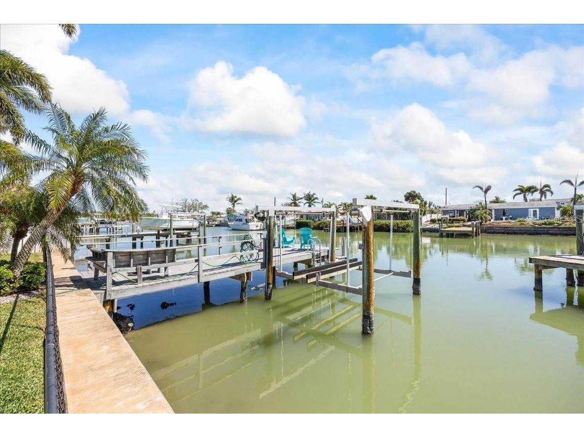 7870 Causeway Boulevard S Saint Petersburg FL 33707 TB8415259 image9