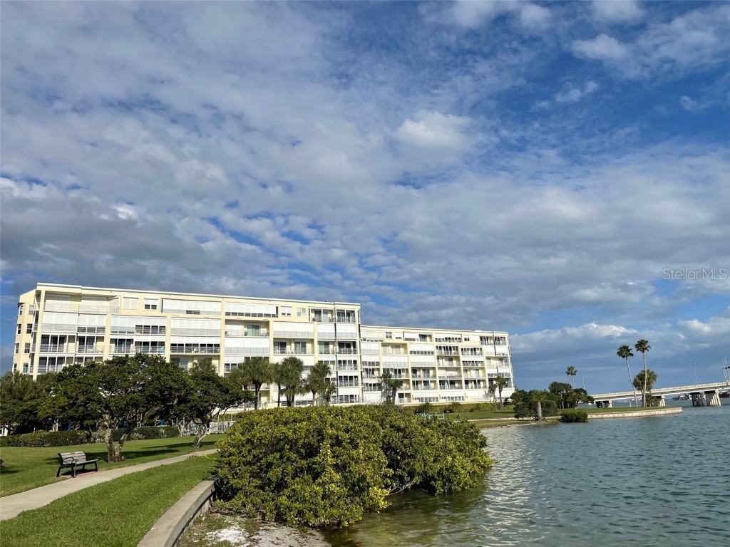 7872 Sailboat Key Blvd S Boulevard S #504 South Pasadena FL 33707 - BOCA CIEGA BAY U8159532 image1