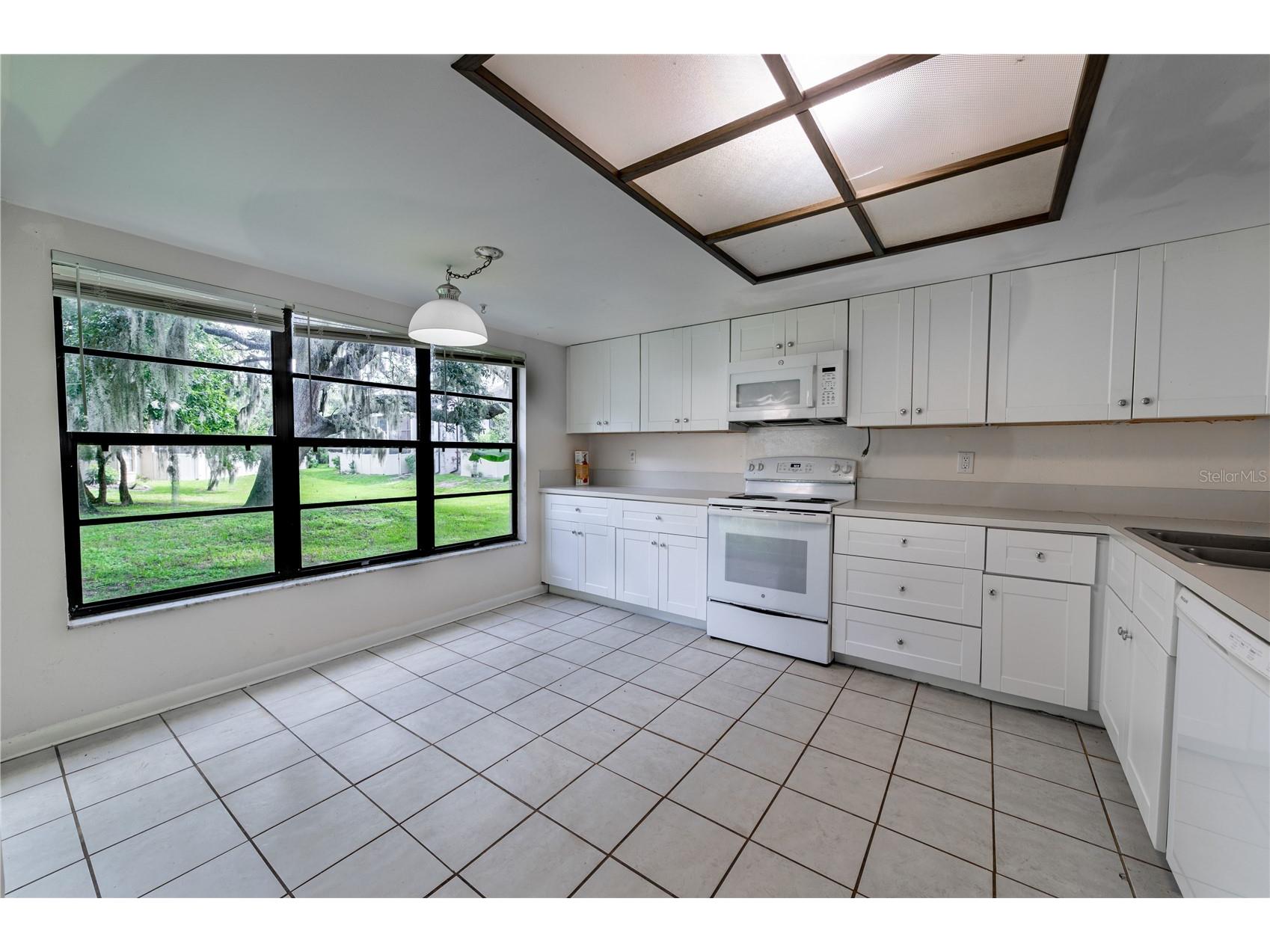 7873 Niagara Avenue #1803 Tampa FL 33617 TB8531430 image2