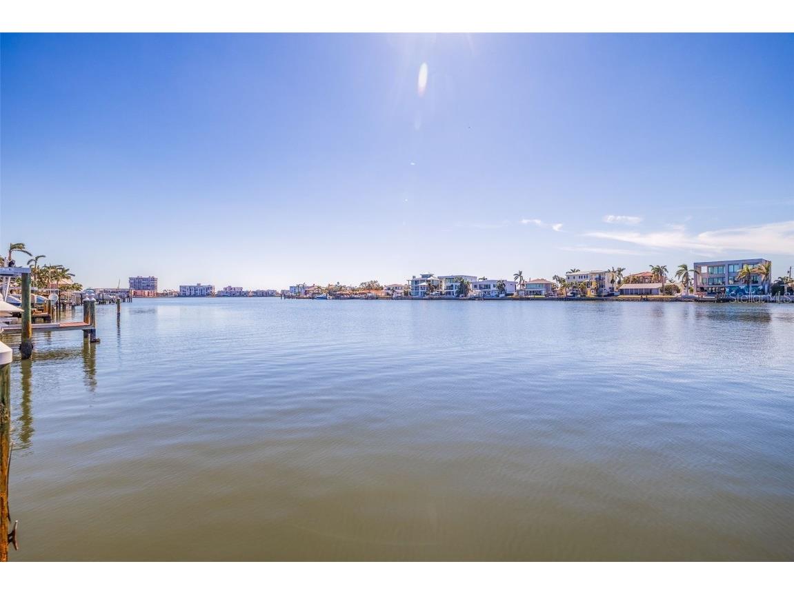 7874 9th Avenue S Saint Petersburg FL 33707 TB8335280 image20