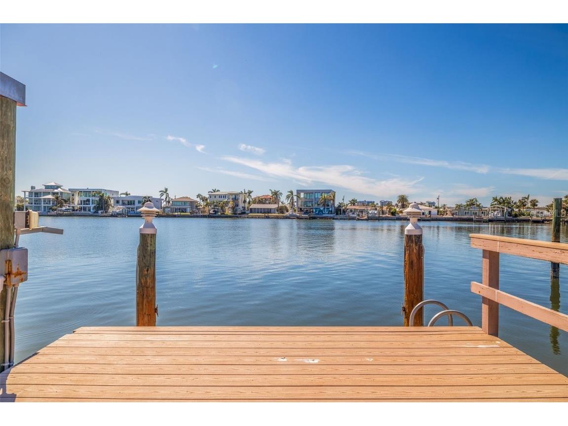 7874 9th Avenue S Saint Petersburg FL 33707 TB8335280 image3