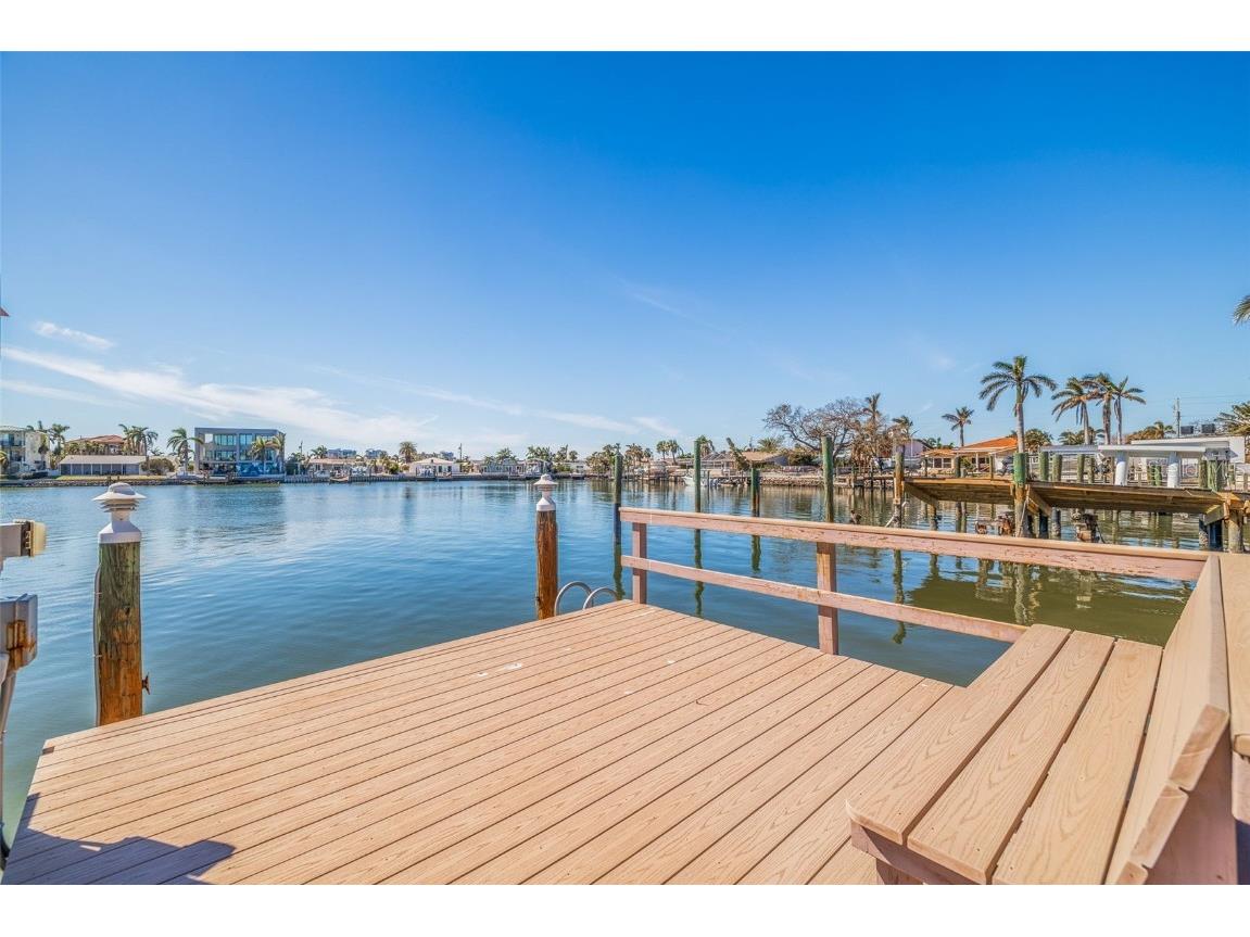 7874 9th Avenue S Saint Petersburg FL 33707 TB8335280 image4