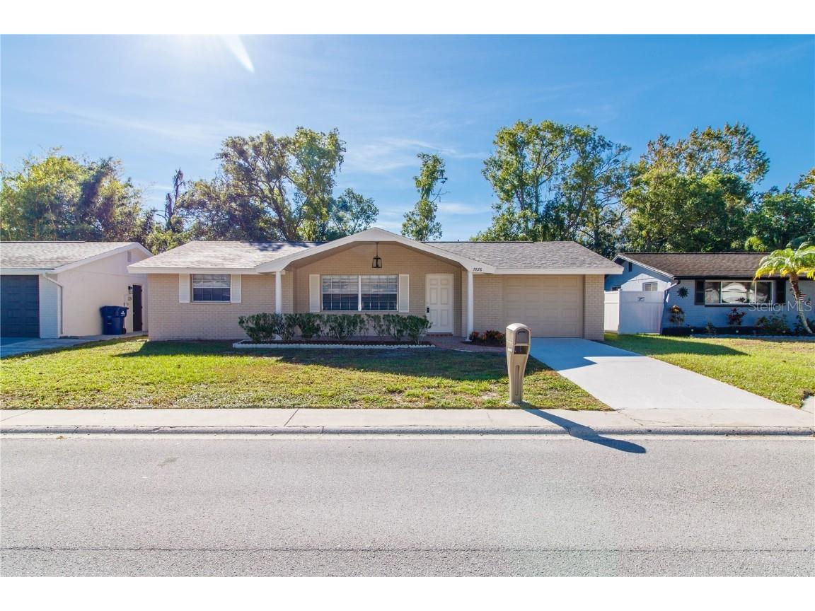 7878 Cherrytree Lane New Port Richey FL 34653 W7859297 image1