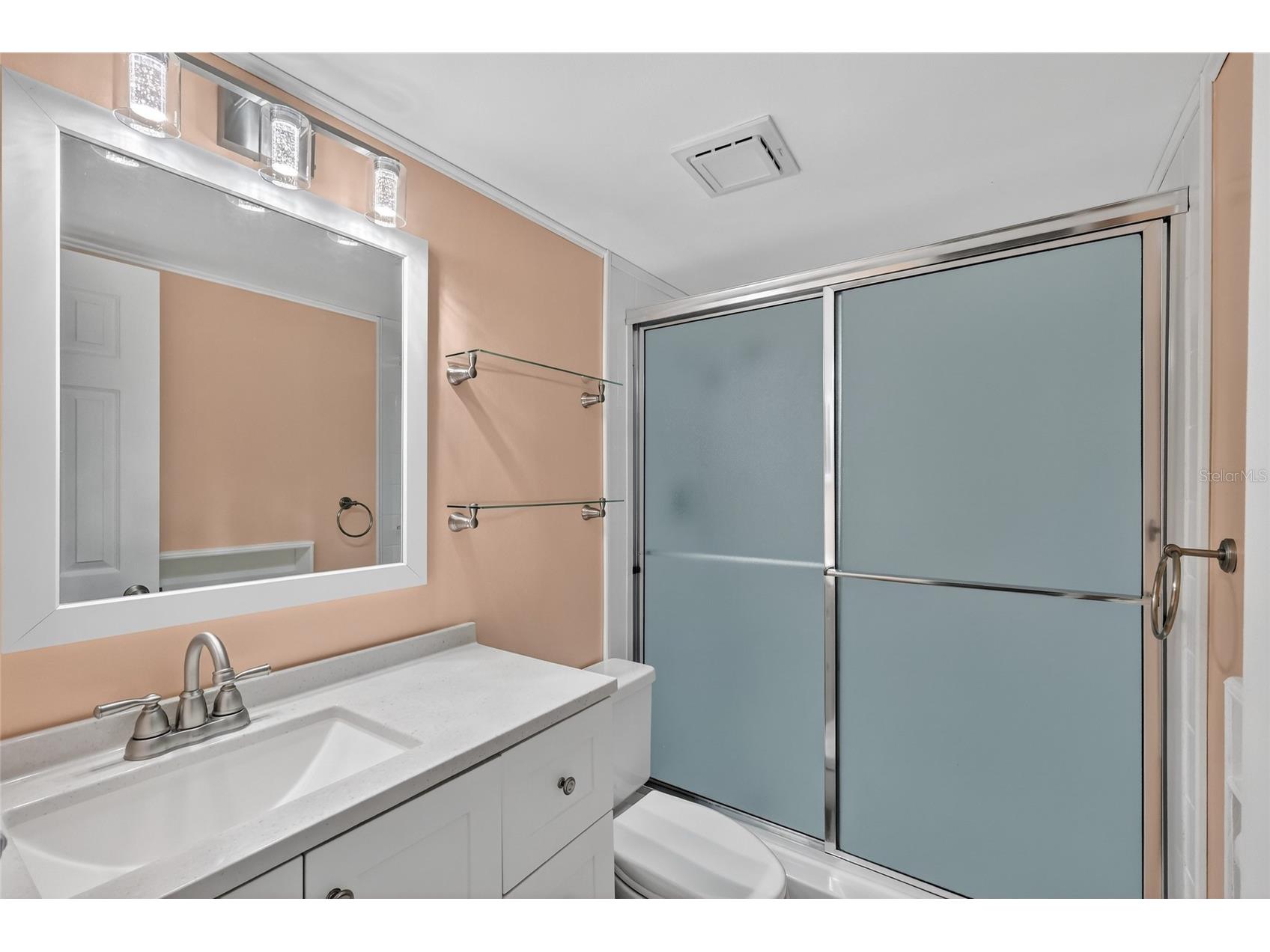 7880 Palm Aire Lane #105 Sarasota FL 34243 A4677623 image19
