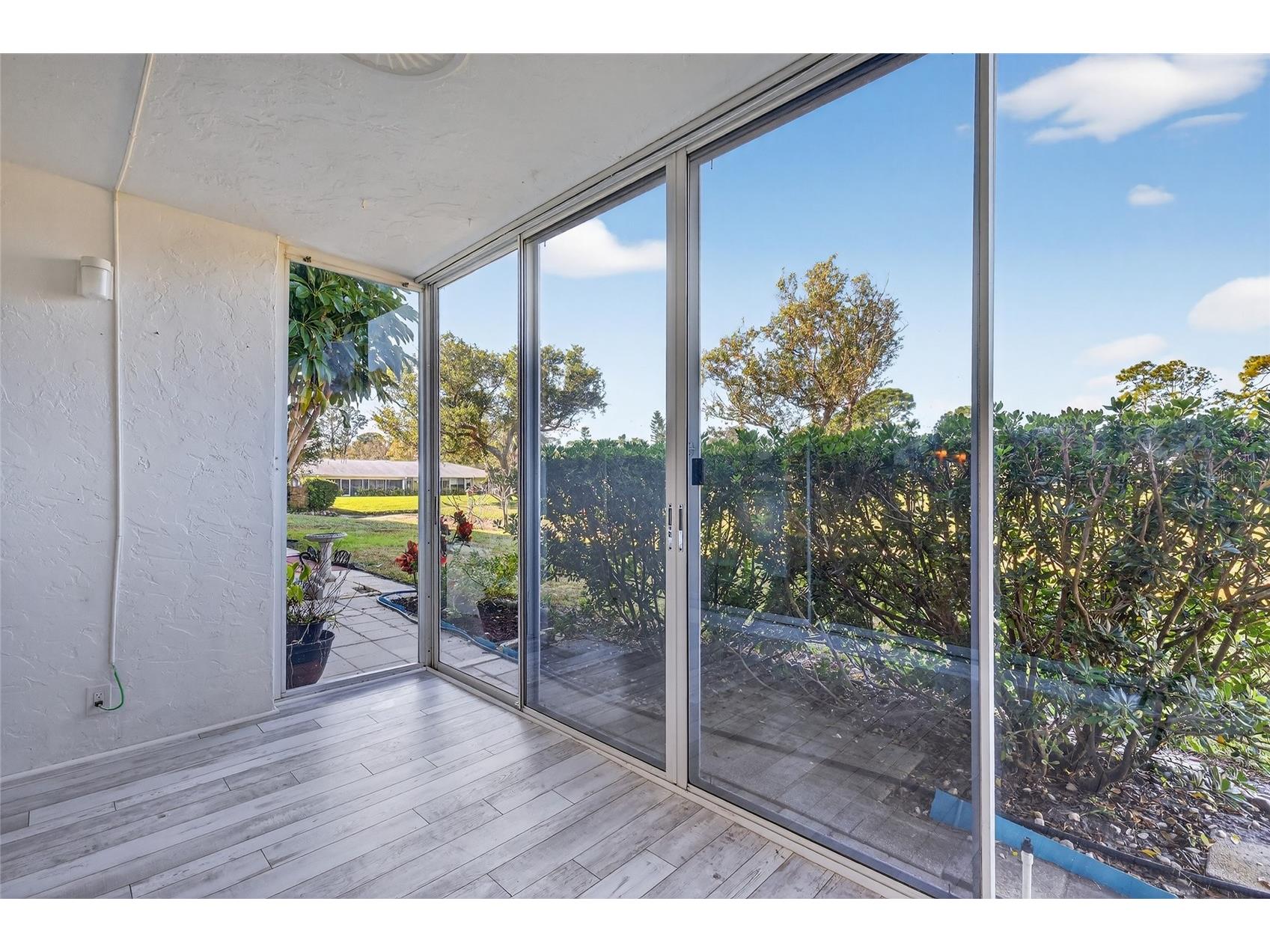 7880 Palm Aire Lane #105 Sarasota FL 34243 A4677623 image28
