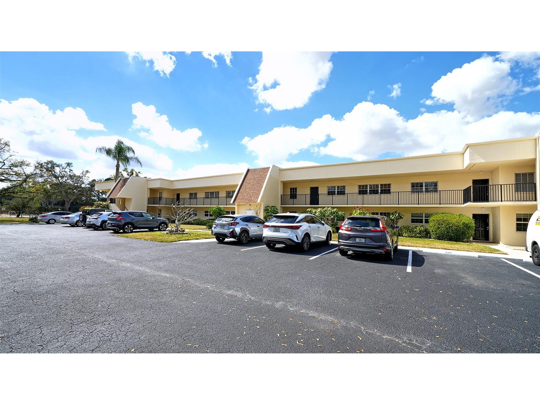 7880 Palm Aire Lane #203 Sarasota FL 34243 A4683042 image3