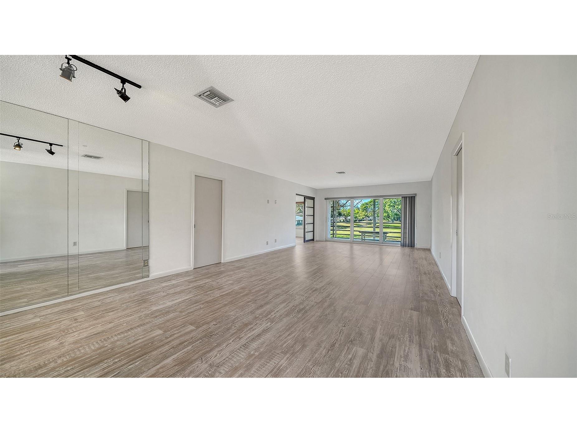 7880 Palm Aire Lane #203 Sarasota FL 34243 A4683042 image6