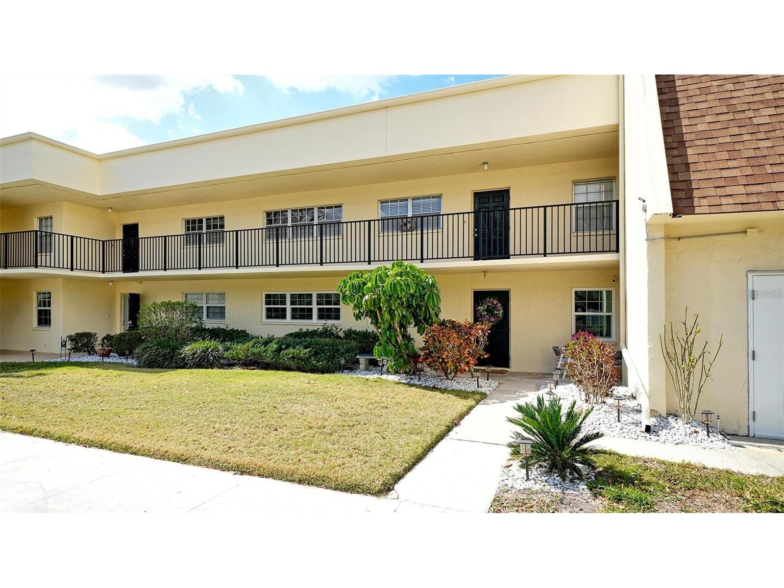 7880 Palm Aire Lane #203 Sarasota FL 34243 A4687887 image1