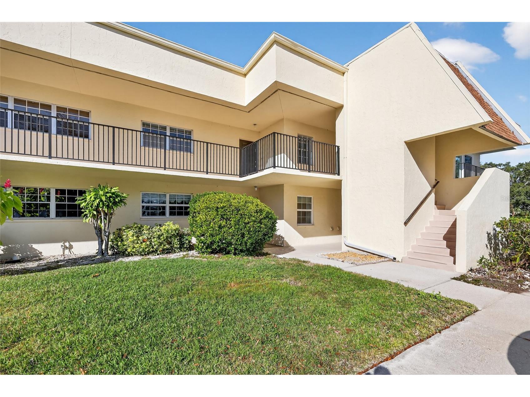 7880 Palm Aire Lane #205 Sarasota FL 34243 A4677161 image2