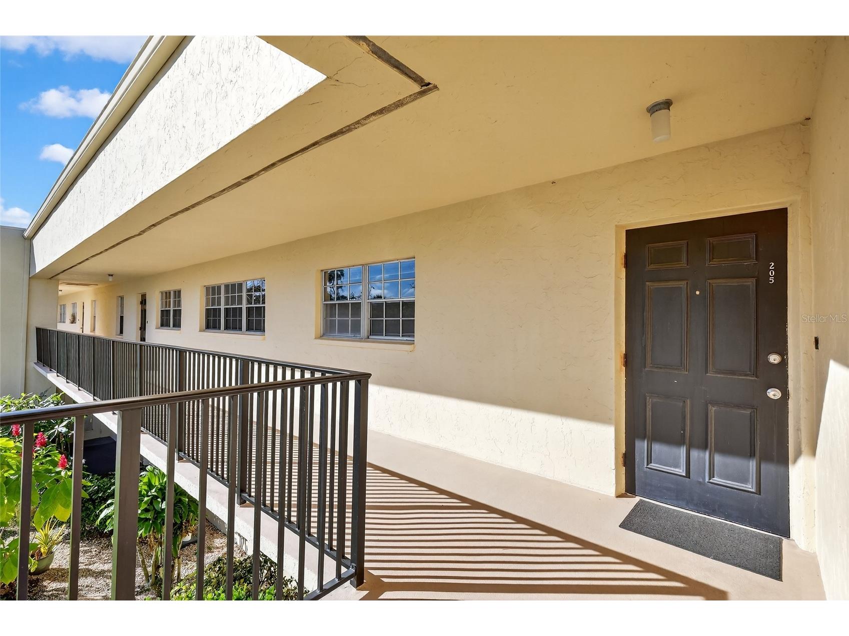 7880 Palm Aire Lane #205 Sarasota FL 34243 A4677161 image3