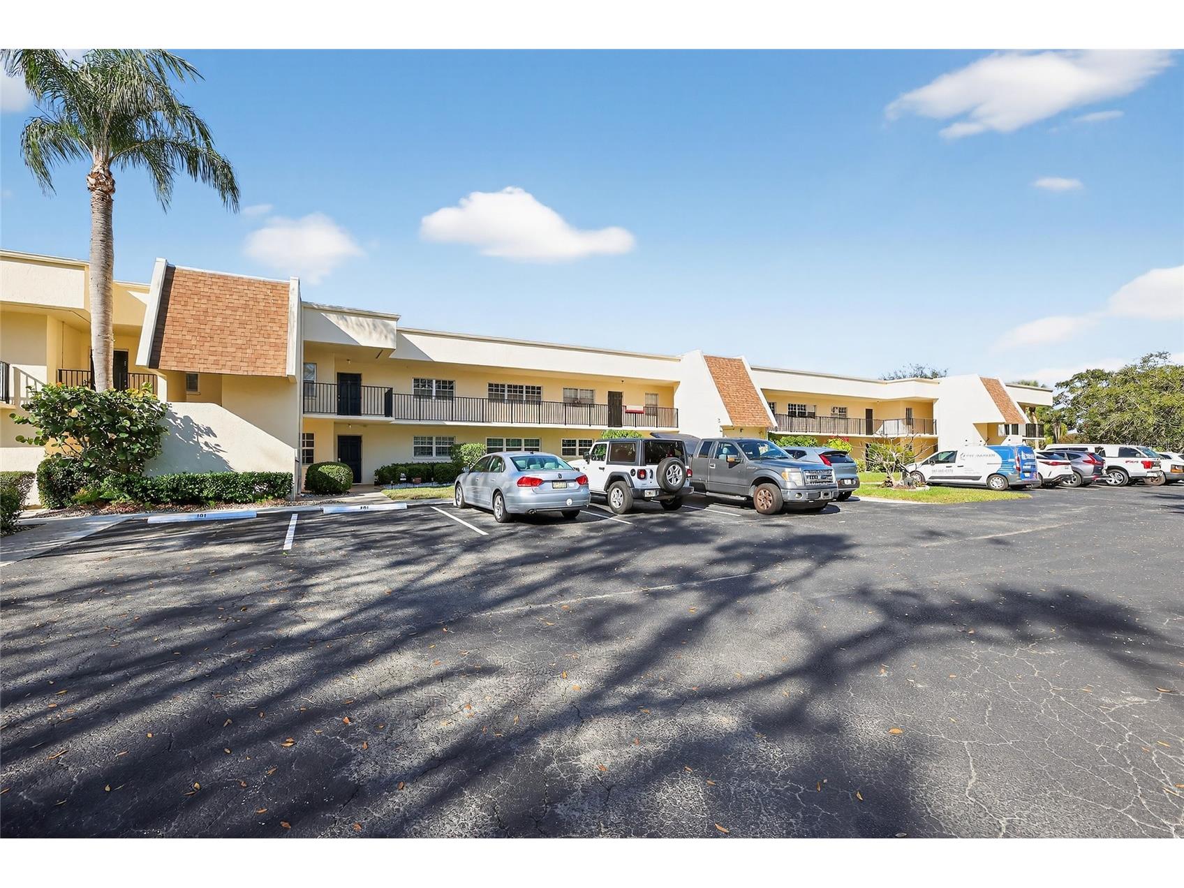 7880 Palm Aire Lane #205 Sarasota FL 34243 A4677161 image5