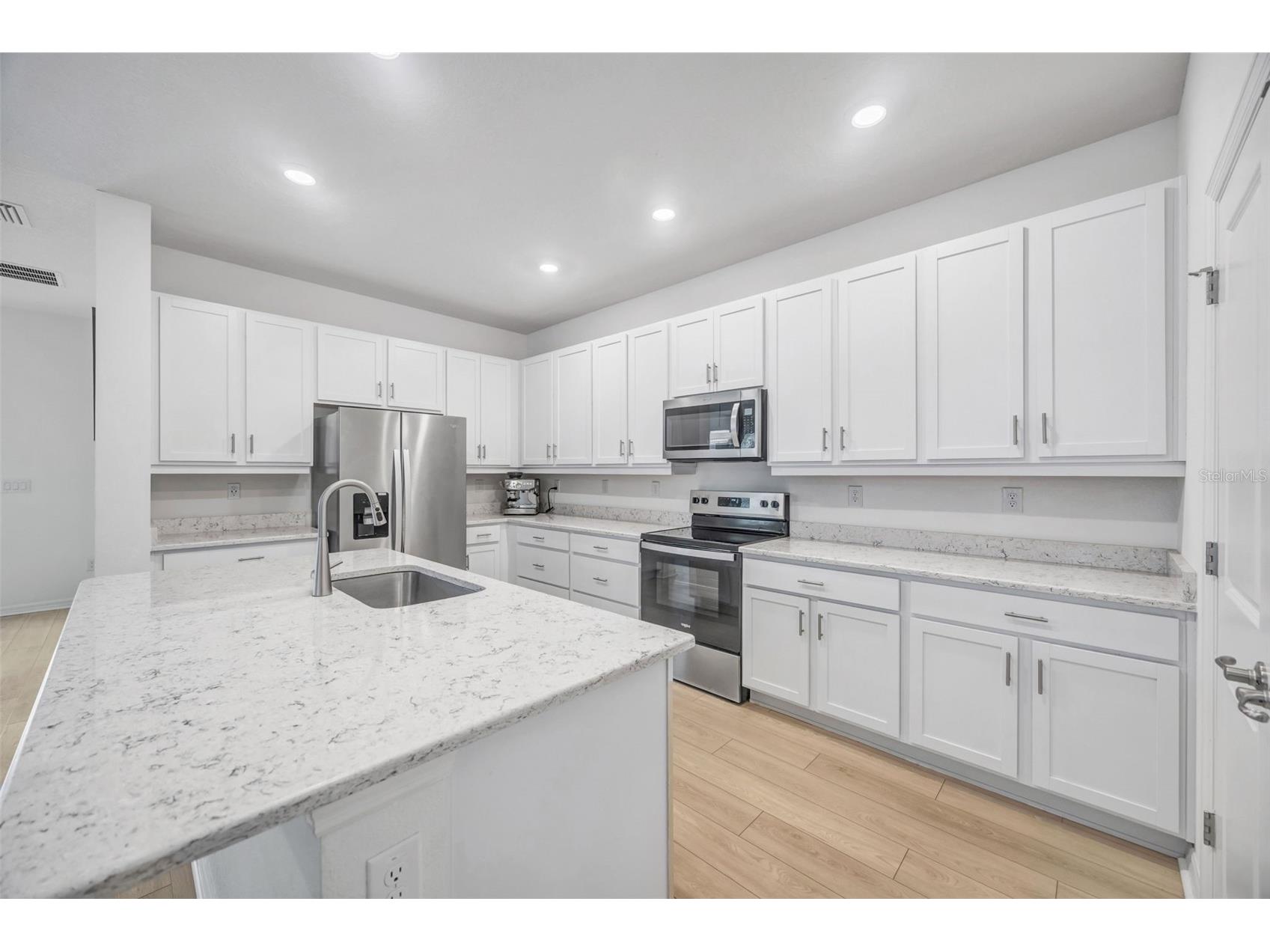 7882 Lennox Loop Wesley Chapel FL 33544 TB8469577 image8