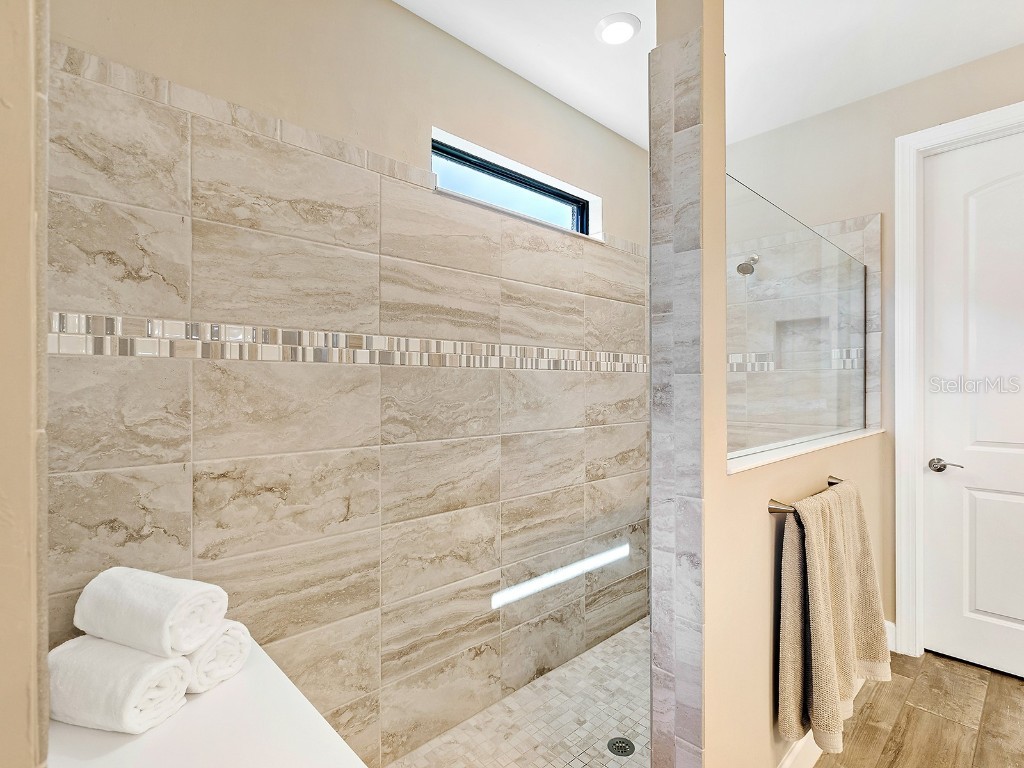 7884 Grande Shores Drive Sarasota FL 34240 A4665285 image34