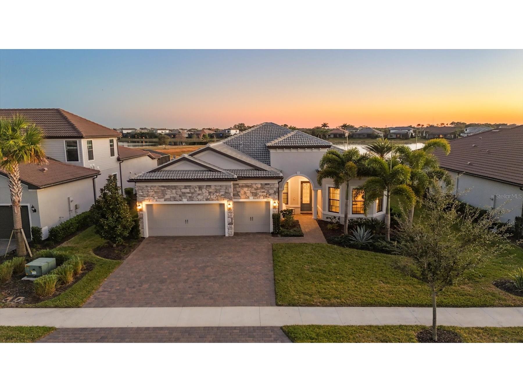 7885 Mainsail Lane Sarasota FL 34240 A4682351 image2