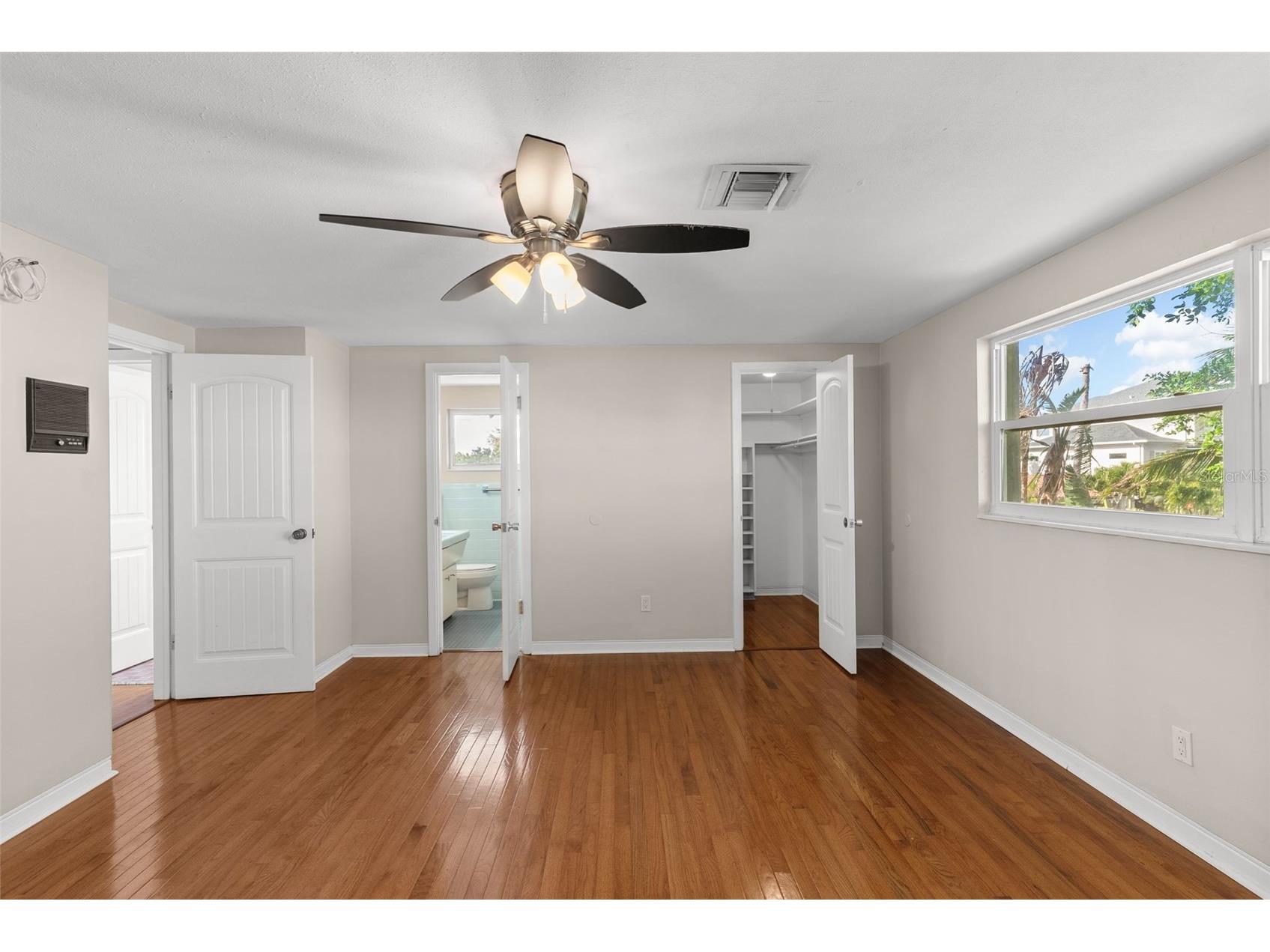 7887 9th Avenue S Saint Petersburg FL 33707 TB8495871 image20