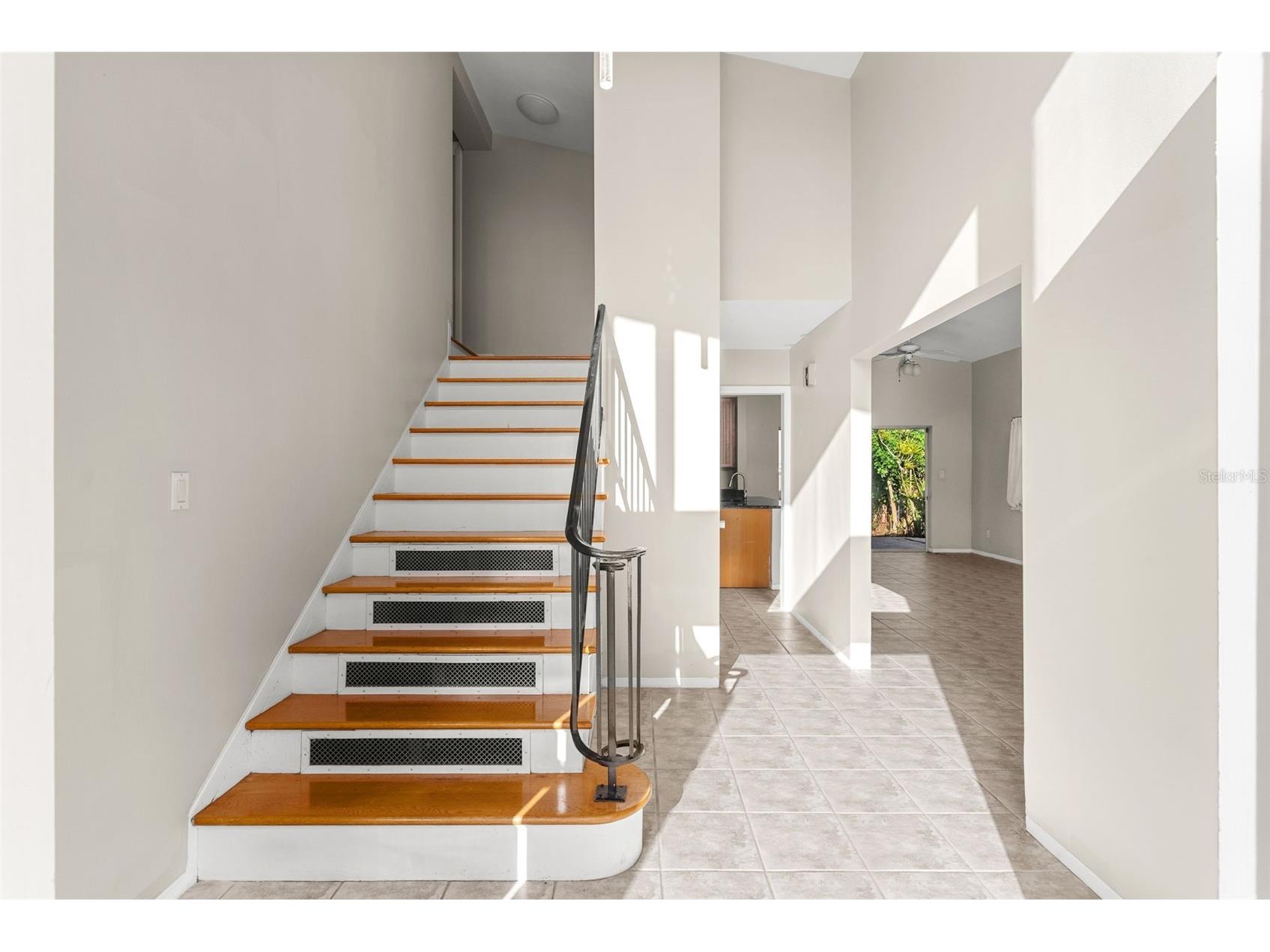 7887 9th Avenue S Saint Petersburg FL 33707 TB8495871 image5