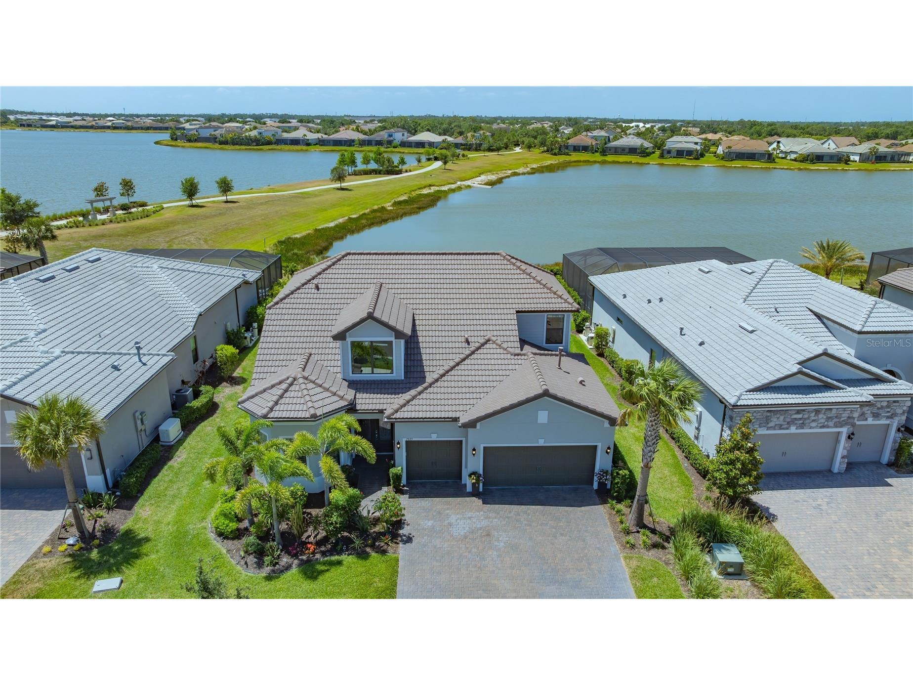 7889 Mainsail Lane Sarasota FL 34240 A4663799 image1