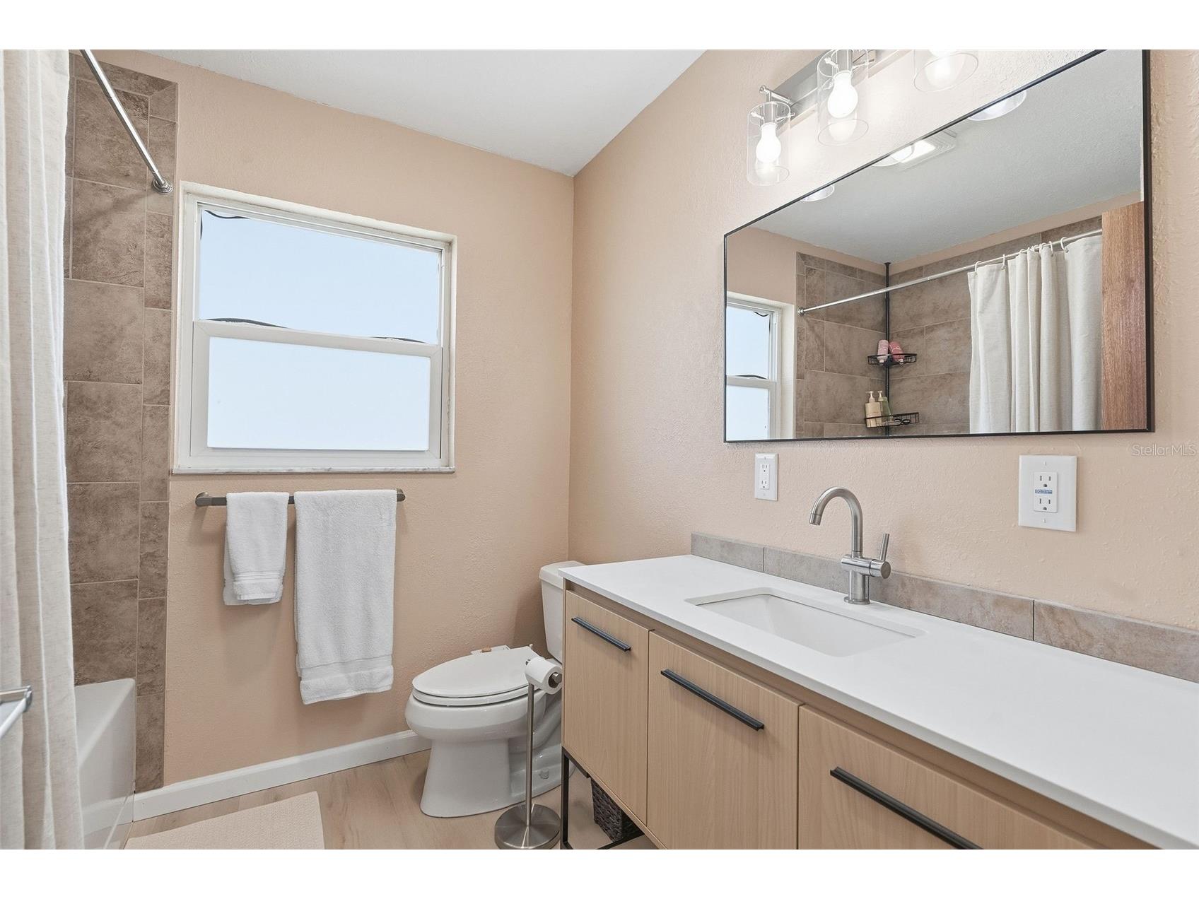 7891 1st Street NE Saint Petersburg FL 33702 TB8474708 image16