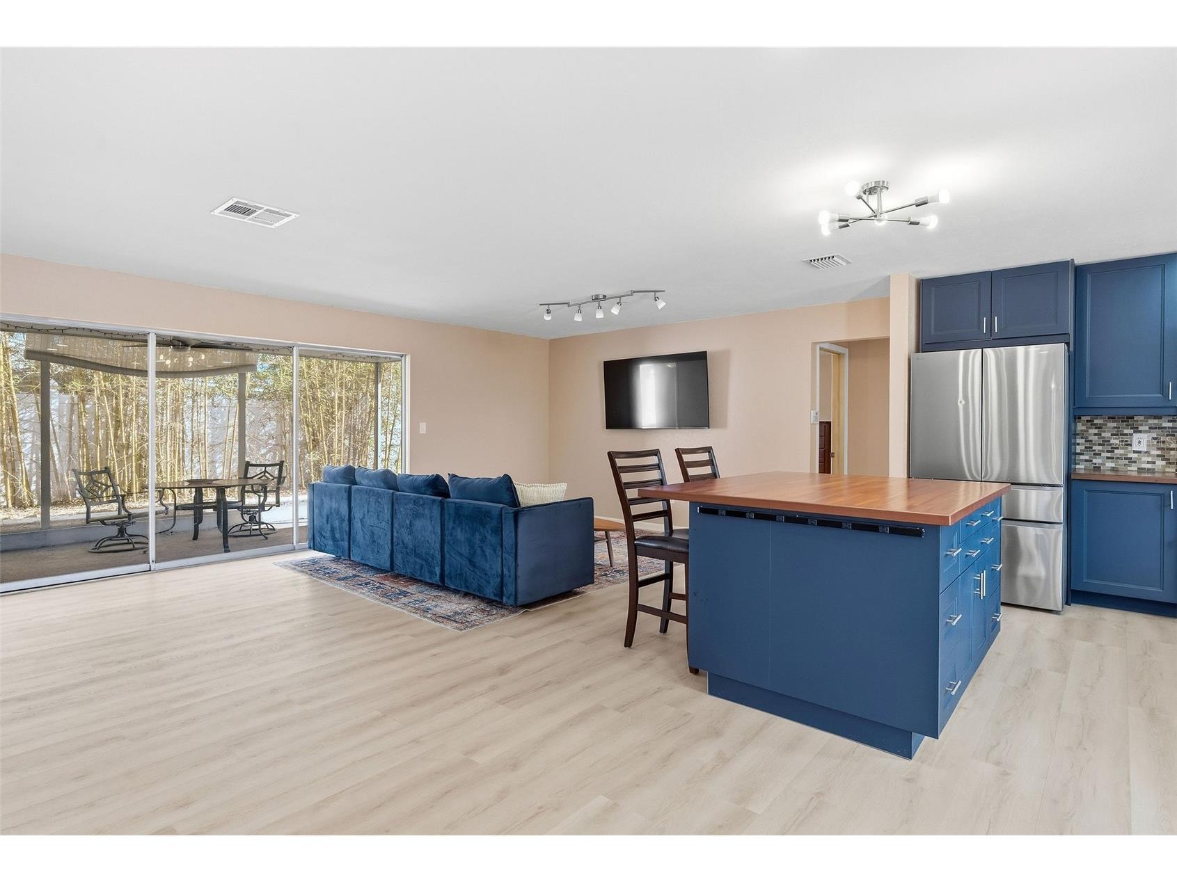 7891 1st Street NE Saint Petersburg FL 33702 TB8474708 image5