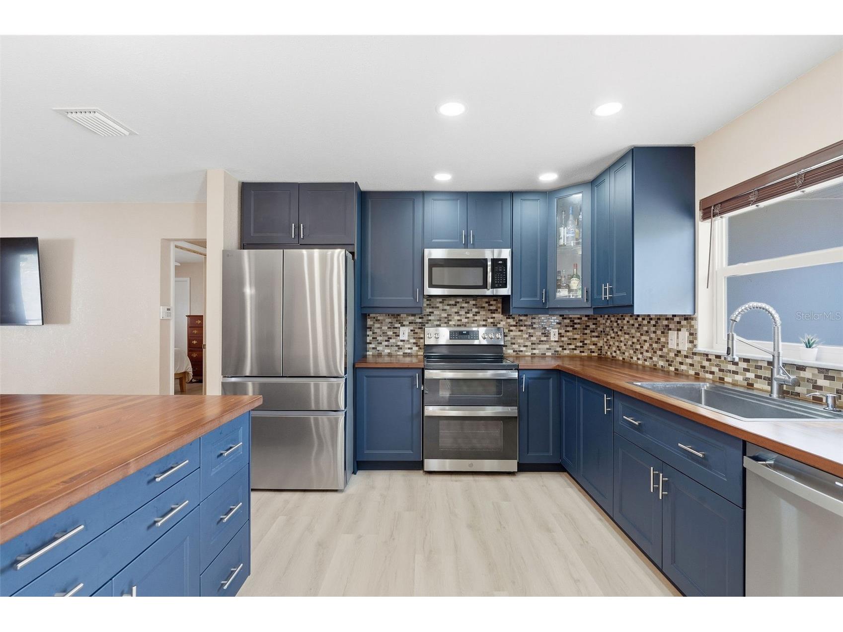 7891 1st Street NE Saint Petersburg FL 33702 TB8474708 image6