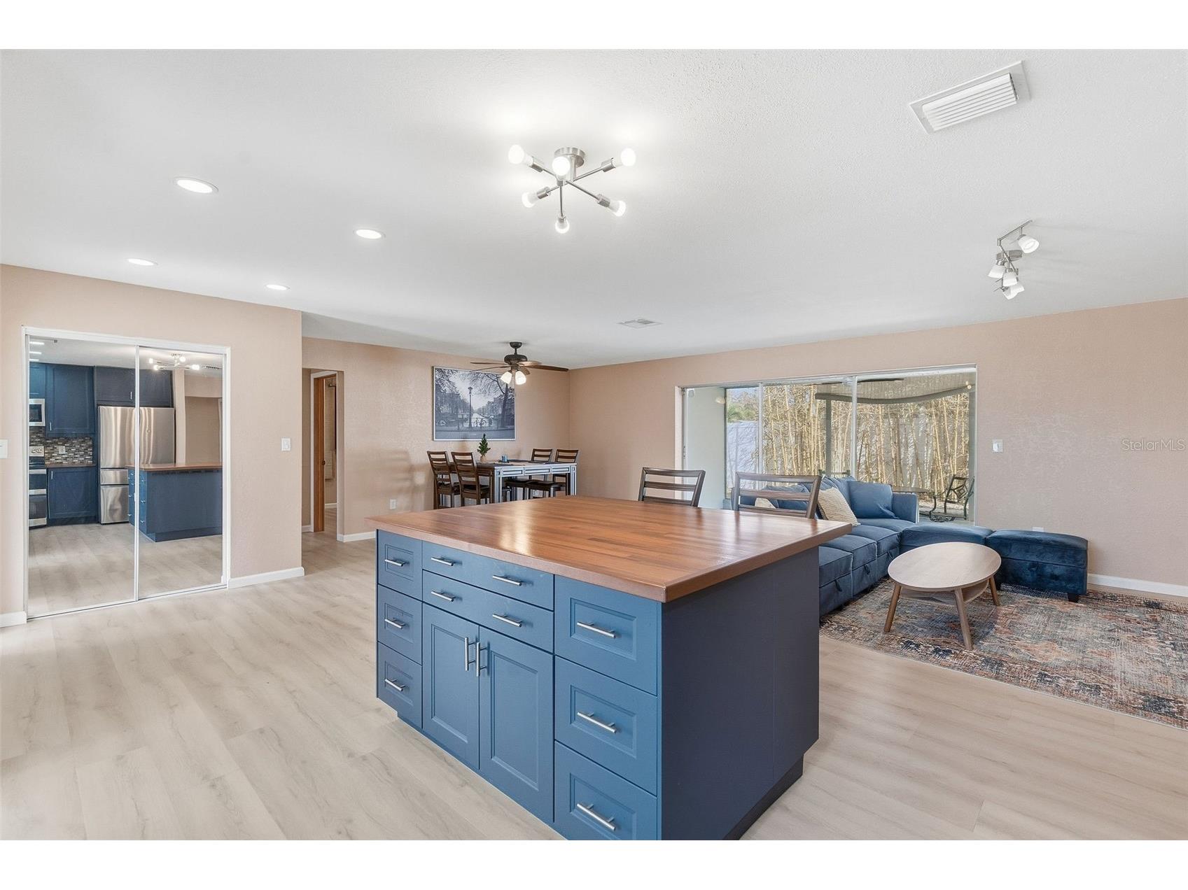 7891 1st Street NE Saint Petersburg FL 33702 TB8474708 image9