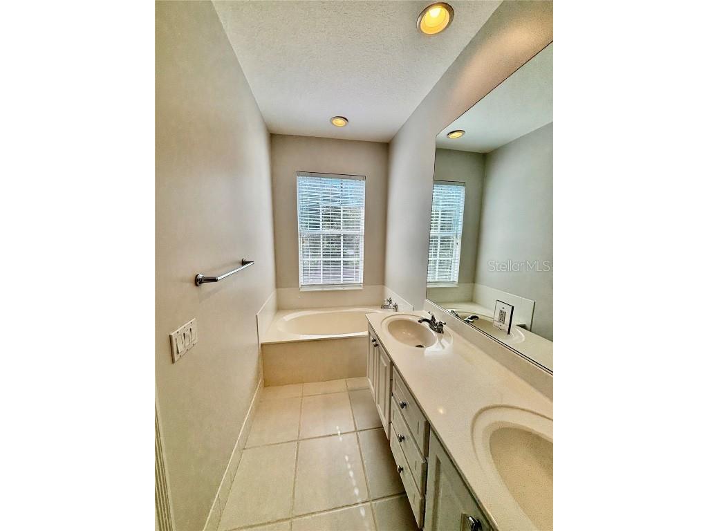 7892 Farina Court Sarasota FL 34238 A4668371 image13