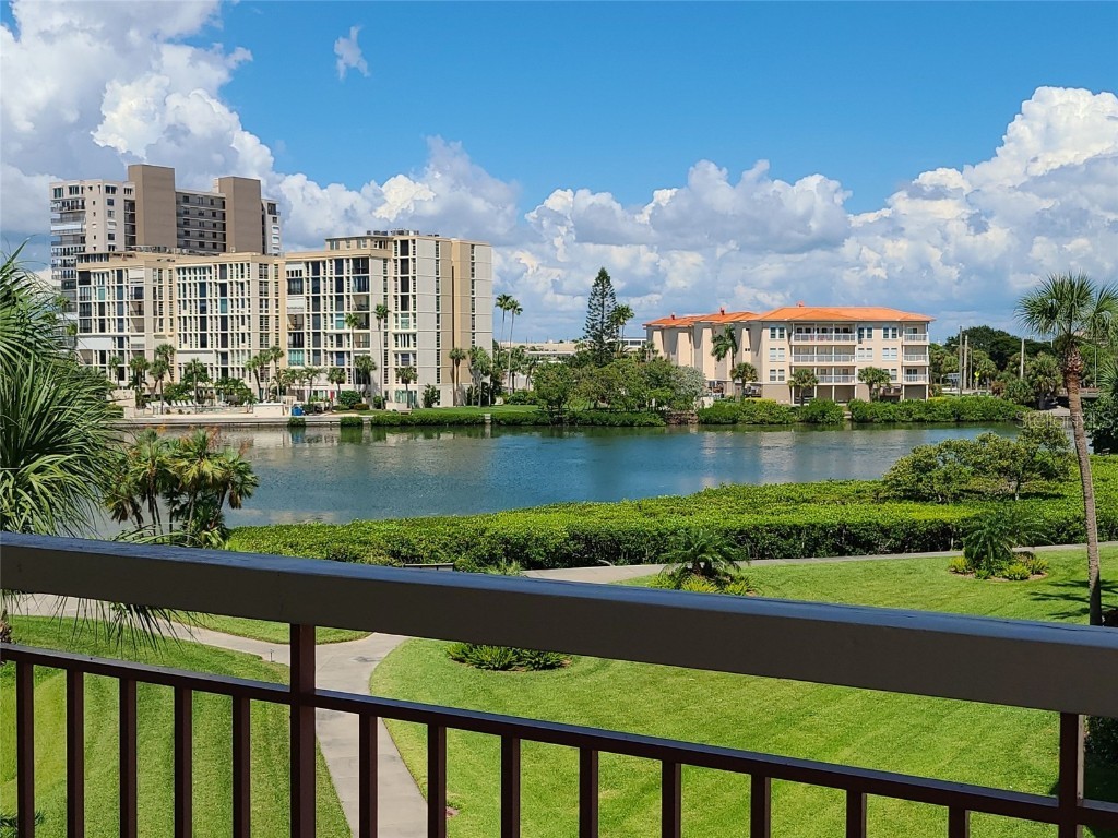 7893 Sailboat Key Boulevard S #301 South Pasadena FL 33707 - BOCA CIEGA BAY U8179255 image1