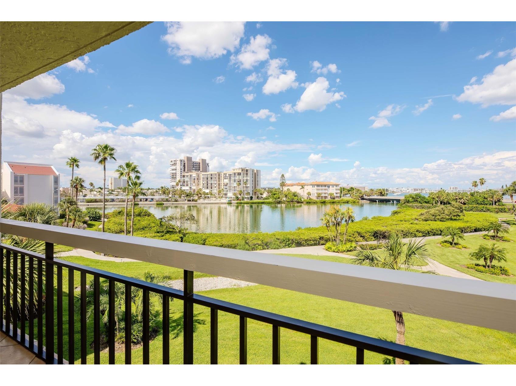 7893 Sailboat Key Boulevard S #304 South Pasadena FL 33707 - BOCA CIEGA BAY TB8399801 image1