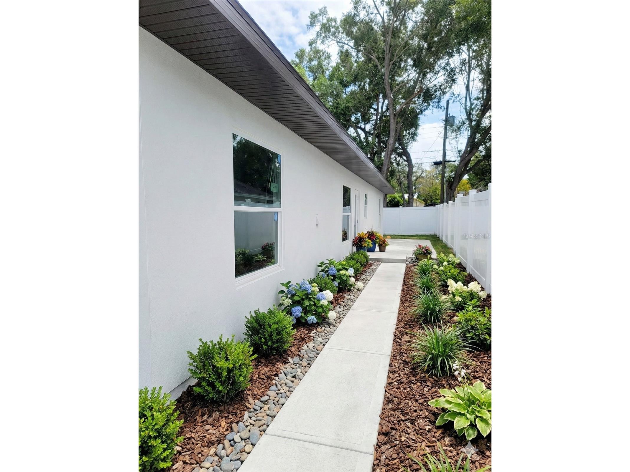 79 Patricia Avenue Dunedin FL 34698 W7882869 image2