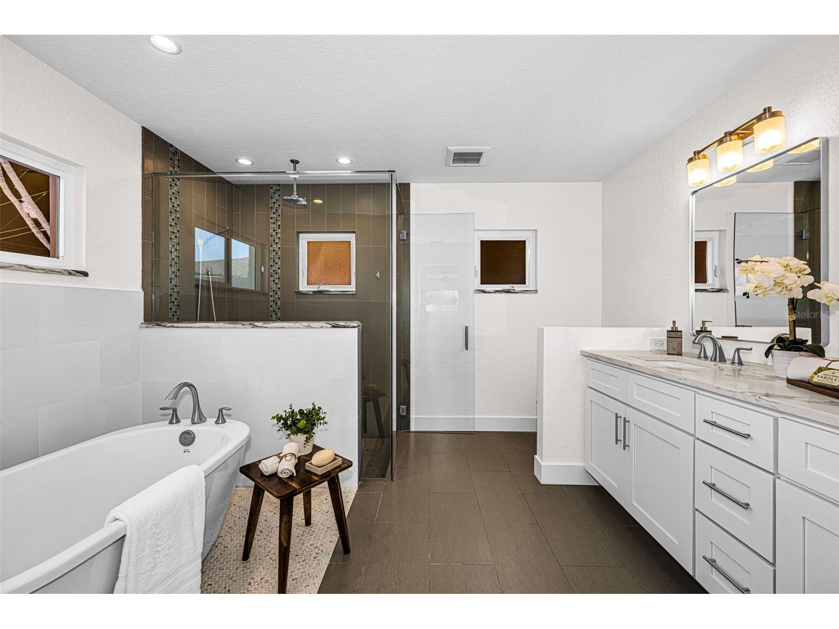 7901 10th Avenue S Saint Petersburg FL 33707 - BOCA CIEGA BAY TB8531458 image46