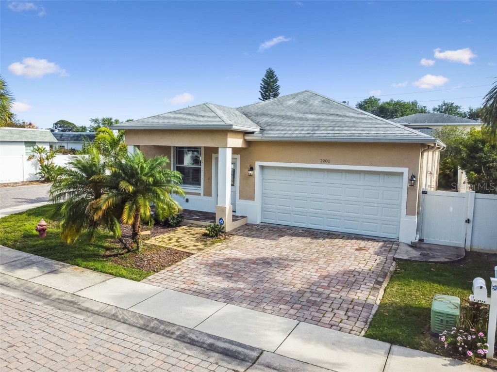 7901 39th Avenue N Saint Petersburg FL 33709 U8196387 image1