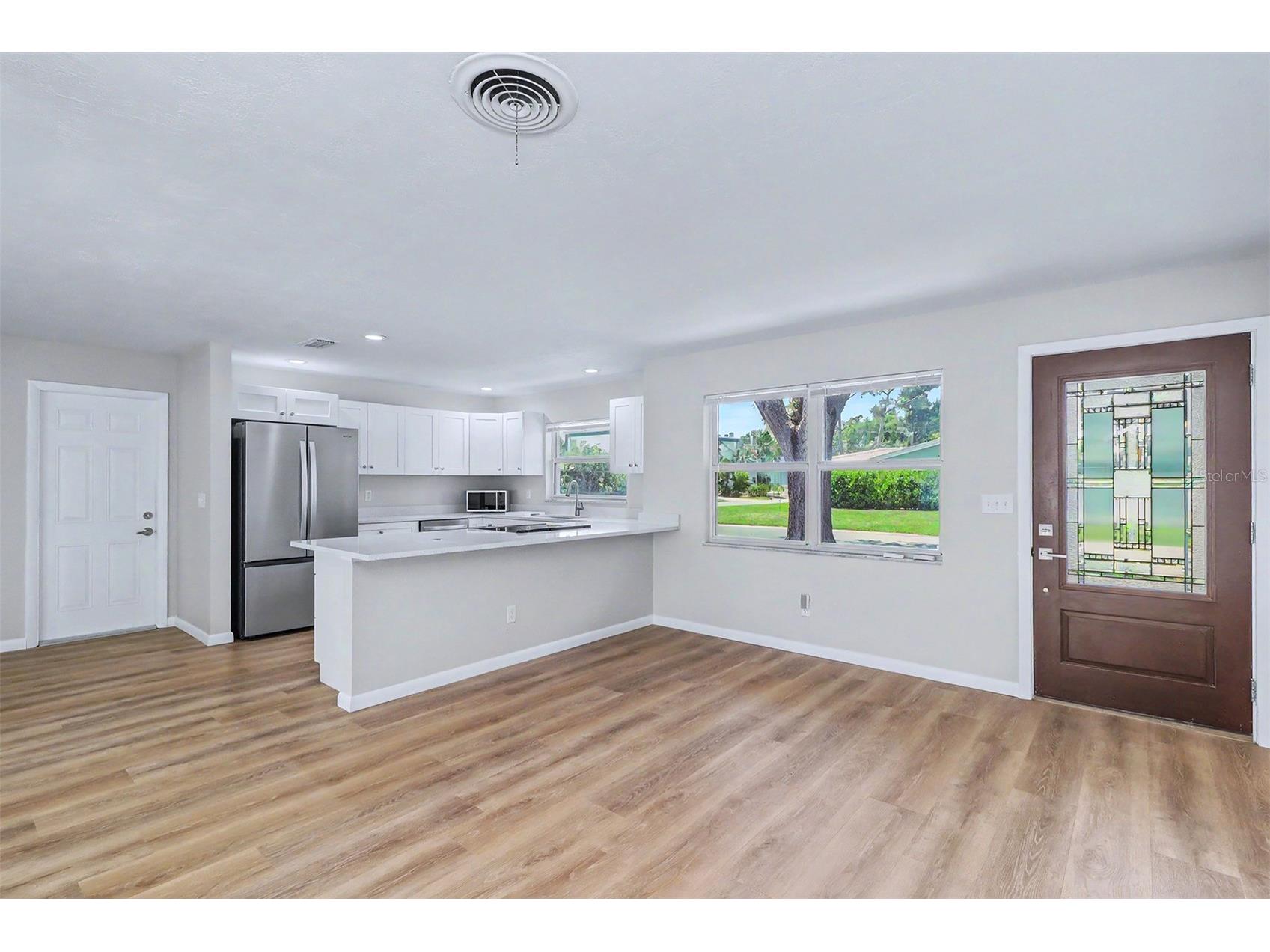 7901 3rd Street N Saint Petersburg FL 33702 TB8501705 image6