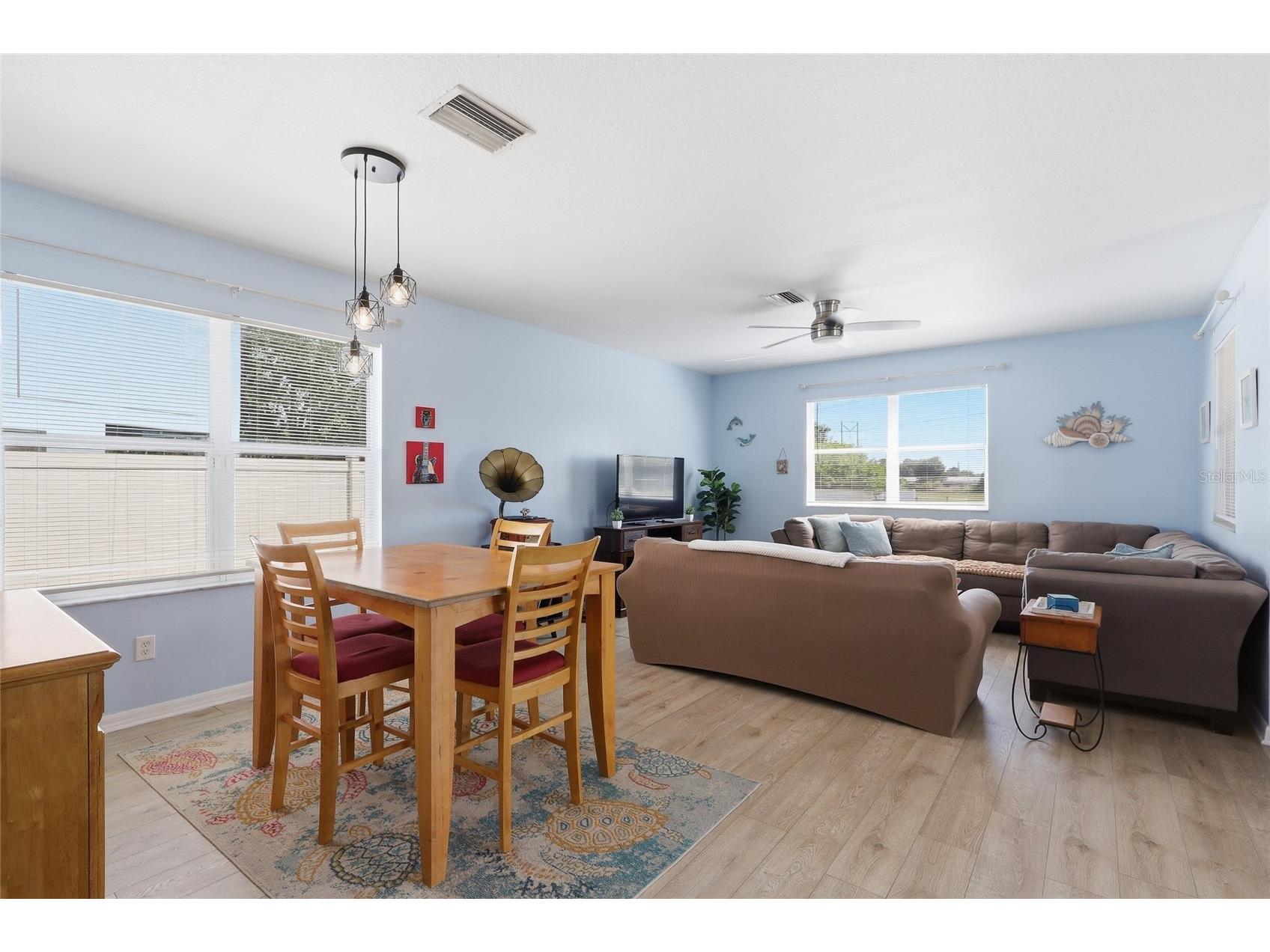 7902 Carriage Pointe Dr Gibsonton FL 33534 TB8523872 image5