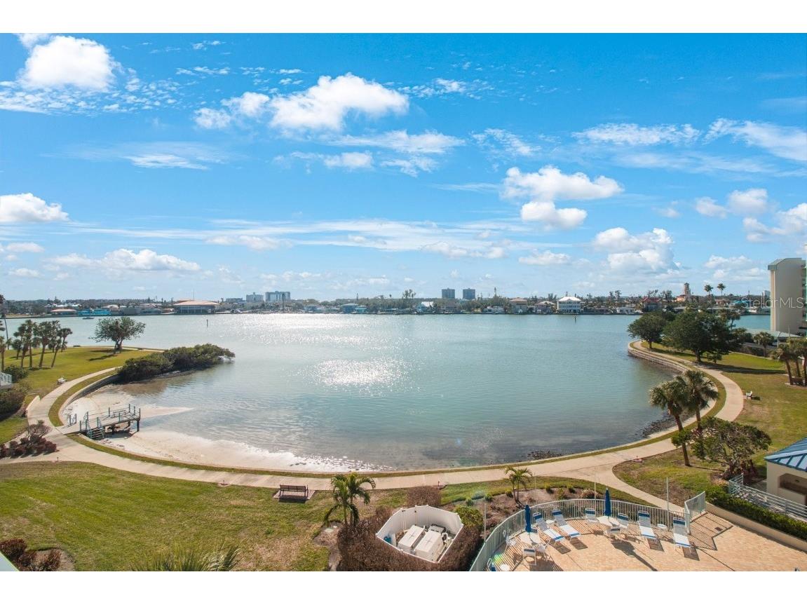 7902 Sailboat Key Boulevard S #405 South Pasadena FL 33707 - INTRACOASTAL/BOCA CIEGA BAY TB8335094 image1