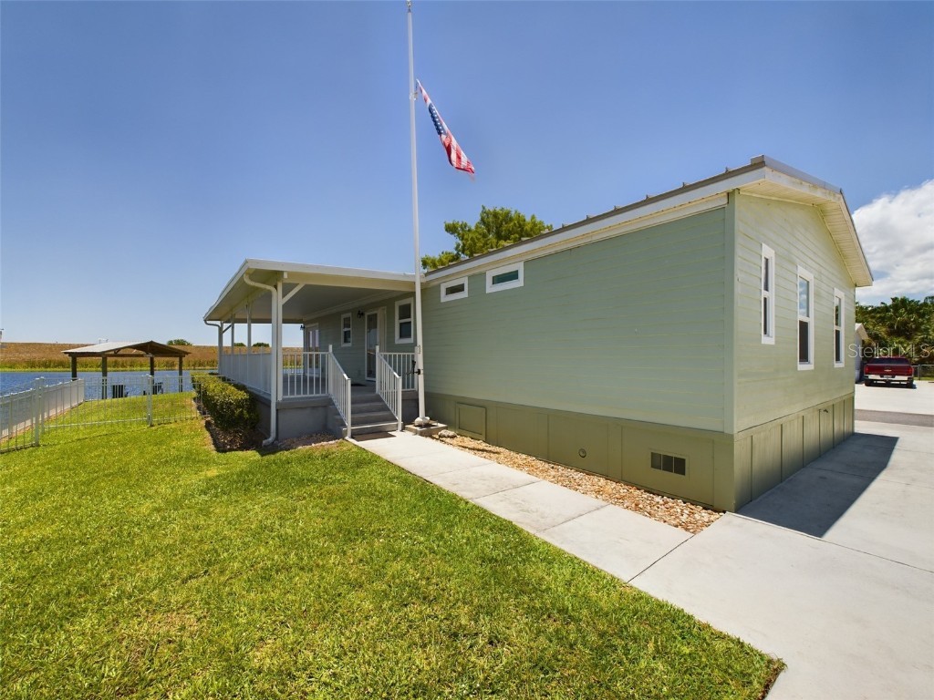 7902 SE 95th Trail Okeechobee FL 34974 - LAKE OKEECHOBEE & RIM CANAL OK224103 image1