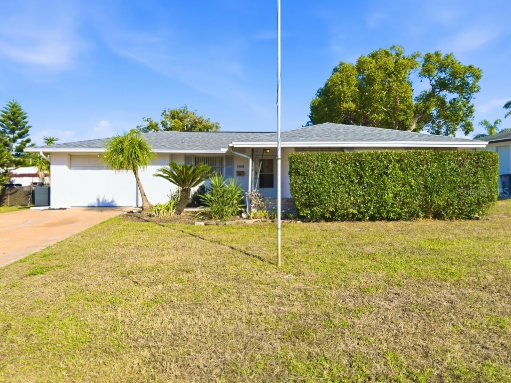 7903 Valmy Lane Port Richey FL 34668 W7881307 image1